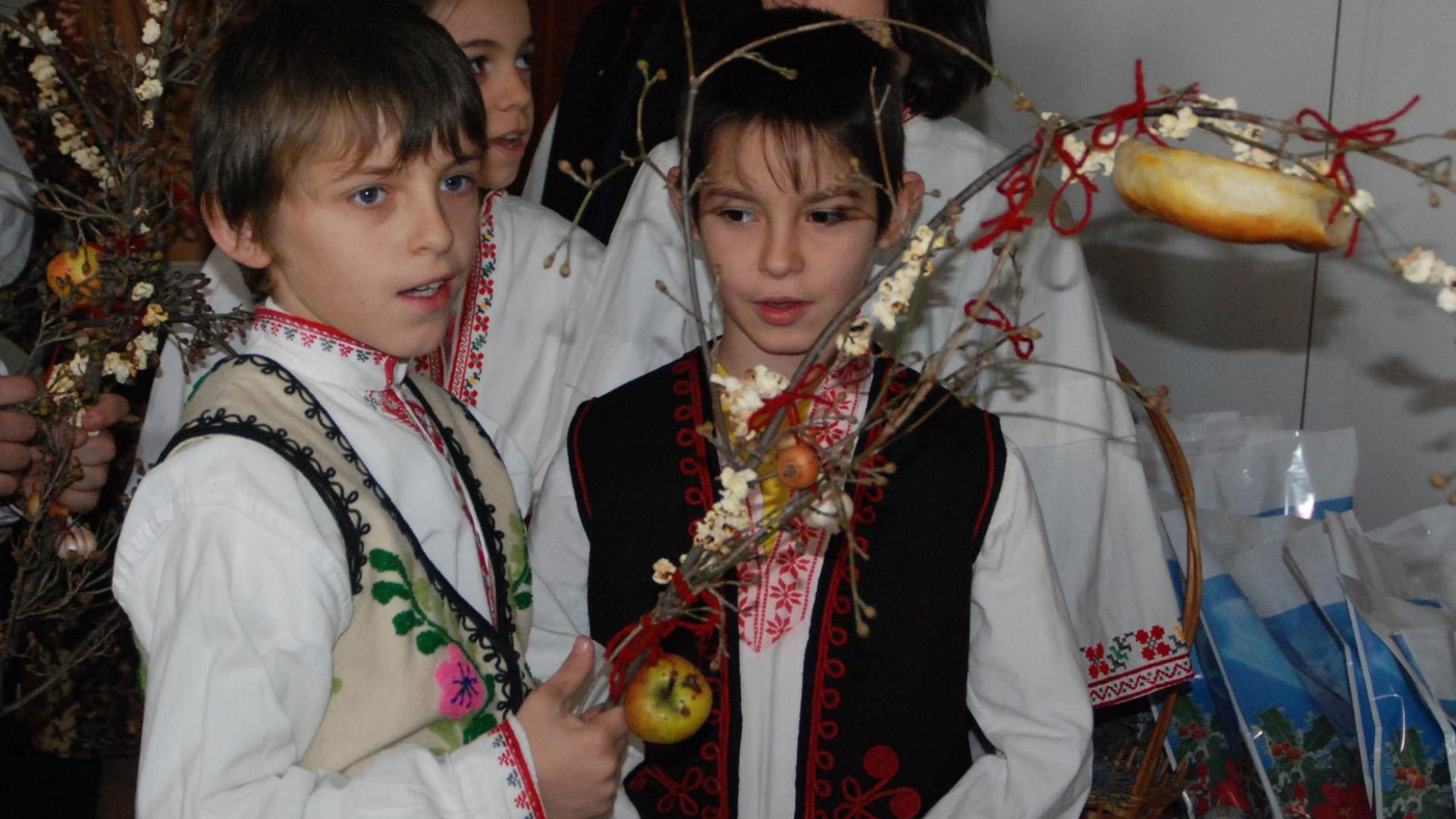 Народната традиция свързва празника на Св Василий Велики с обичая