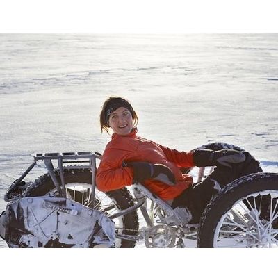 Мария Лейжерстам със своя специален велосипед на Южния полюс