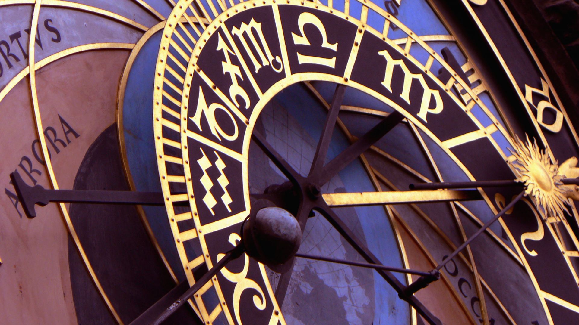 31 от българите споделят че вярват в зодиите и хороскопите