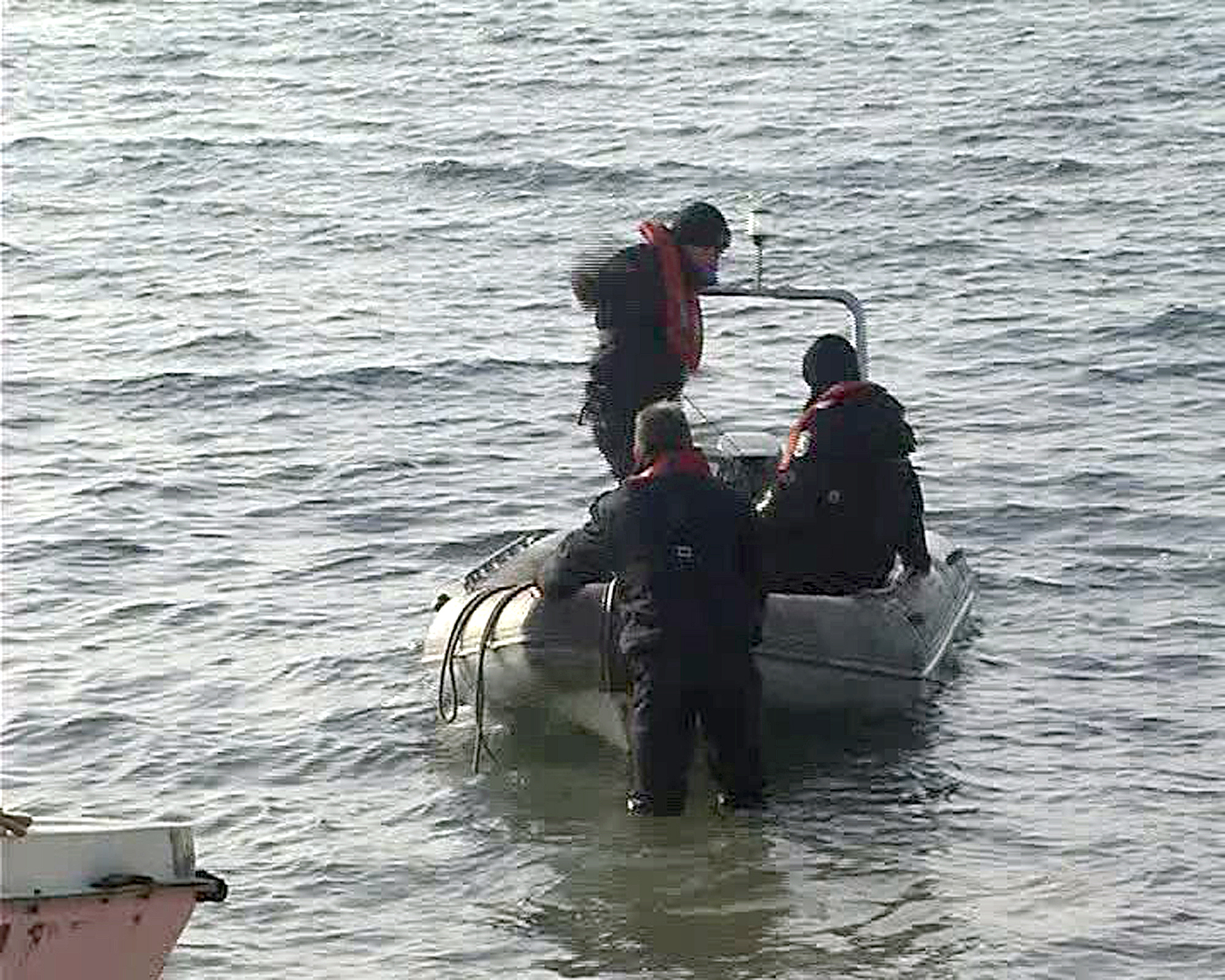 Двама сирийци бяха извадени от морето край Варна