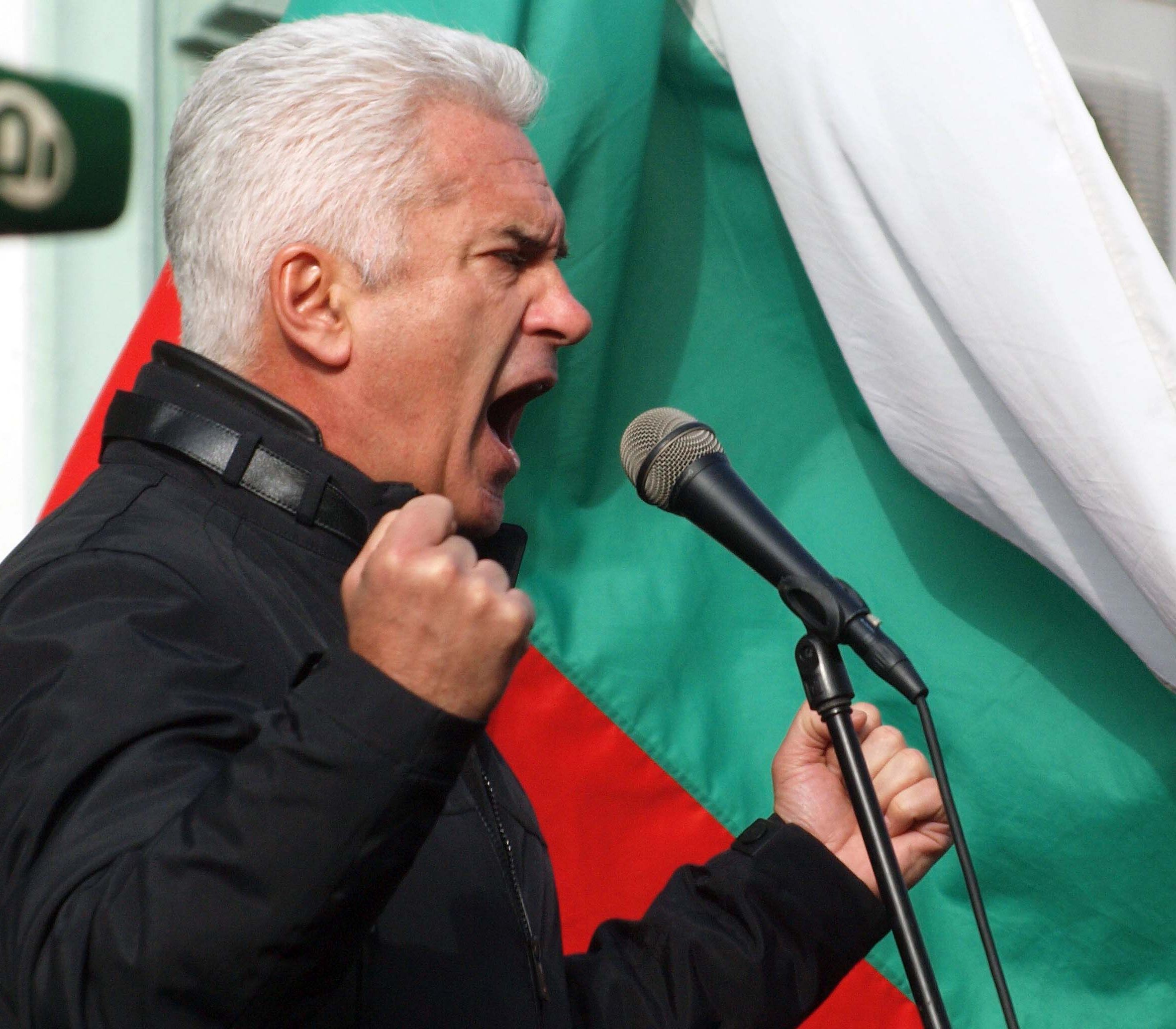 Волен Сидеров произнесе дълга реч на митинг във Варна