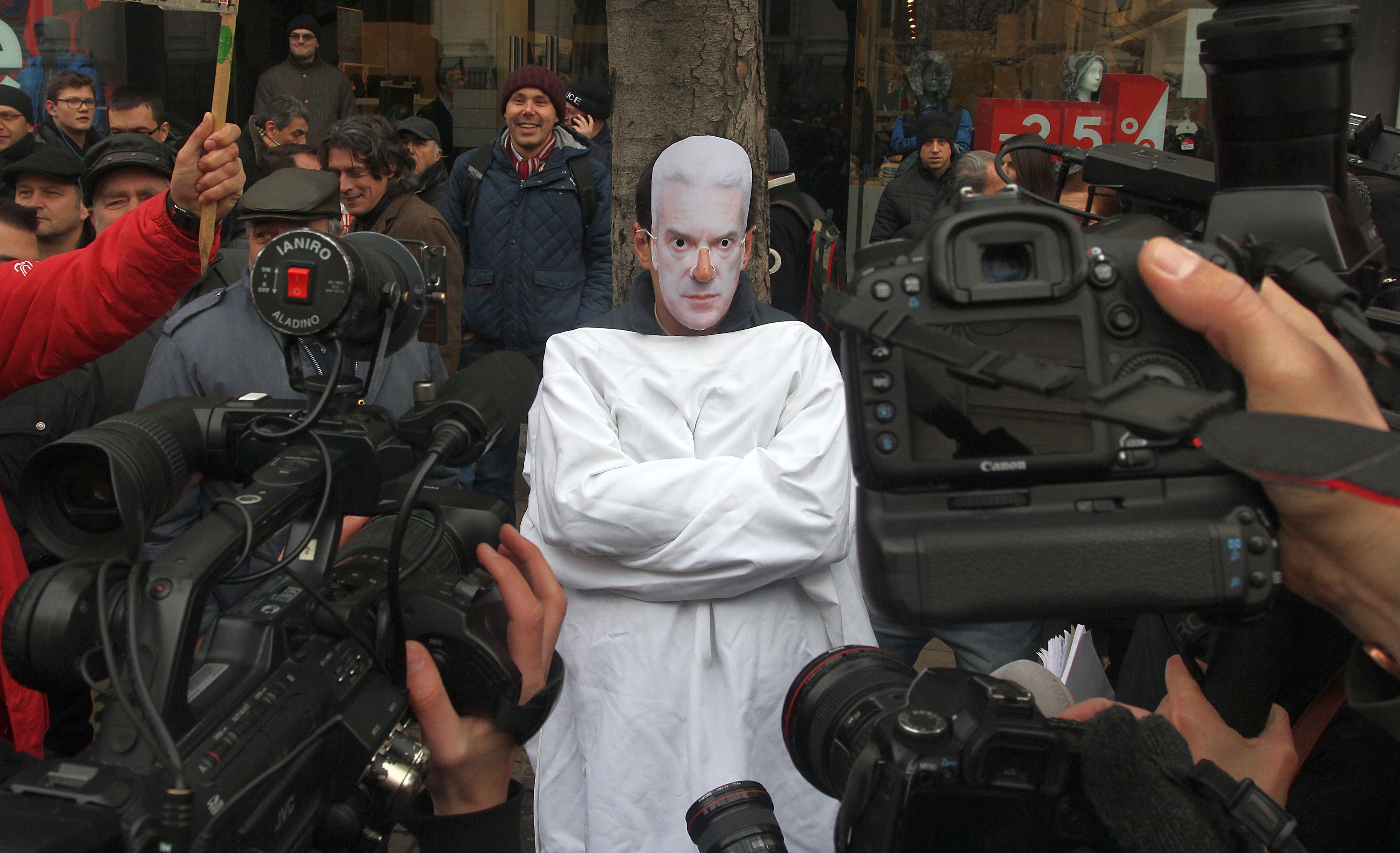 Мотото на протеста е ”Имунизирай България срещу Волен Сидеров”