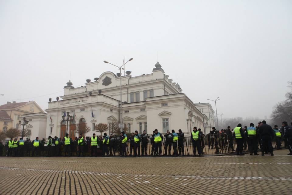 Хиляди полицаи чакаха напразно протест
