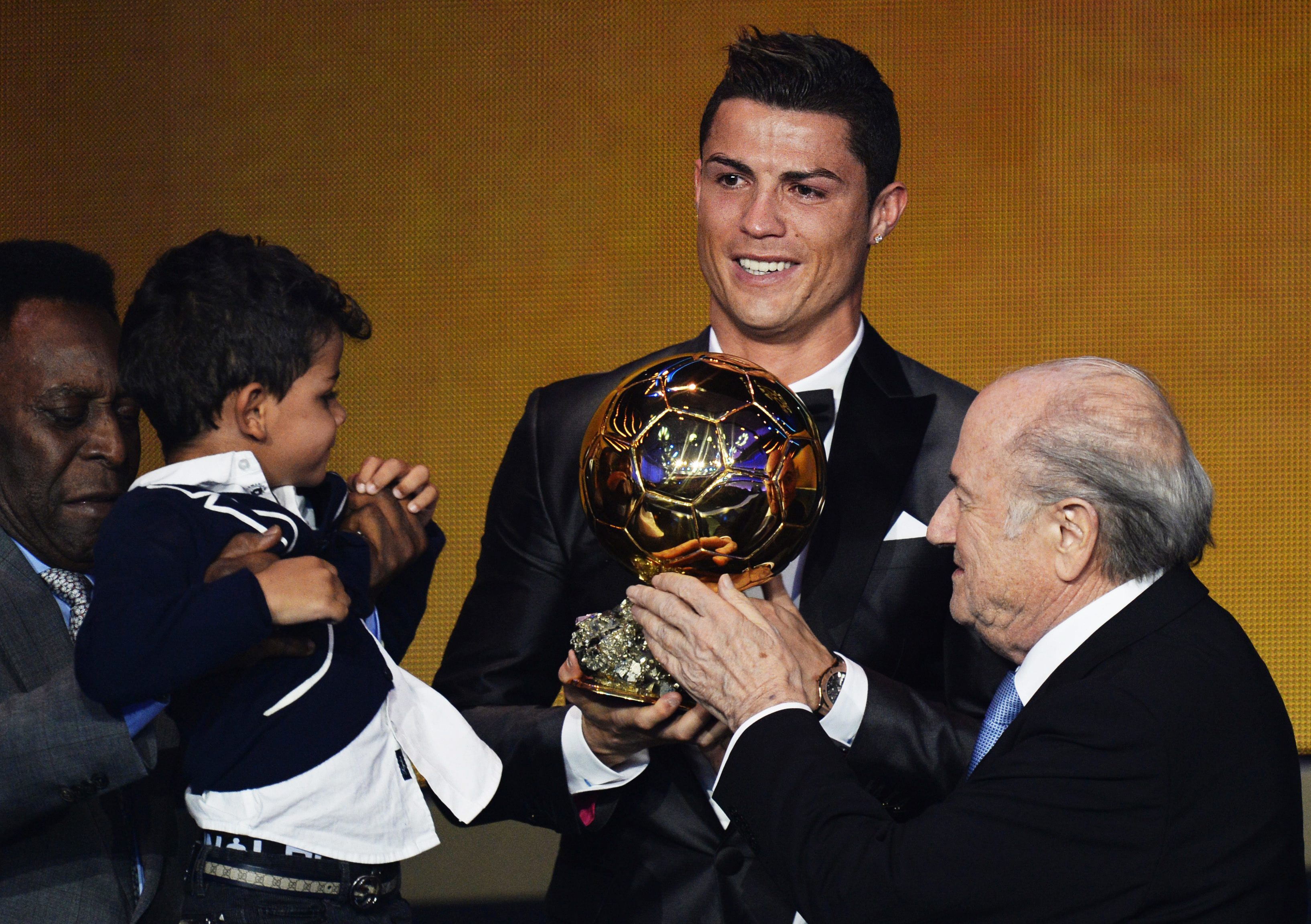 Роналдо показа сина си на официално събитие