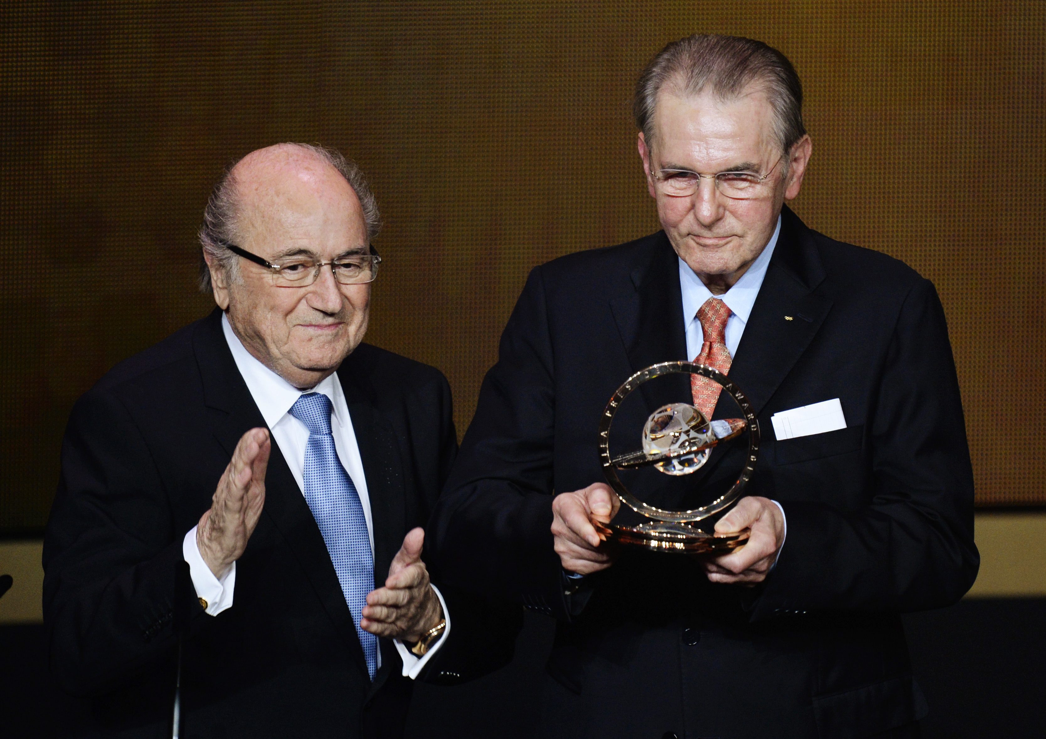 Сеп Блатер връчи Президентския приз на Жак Рох