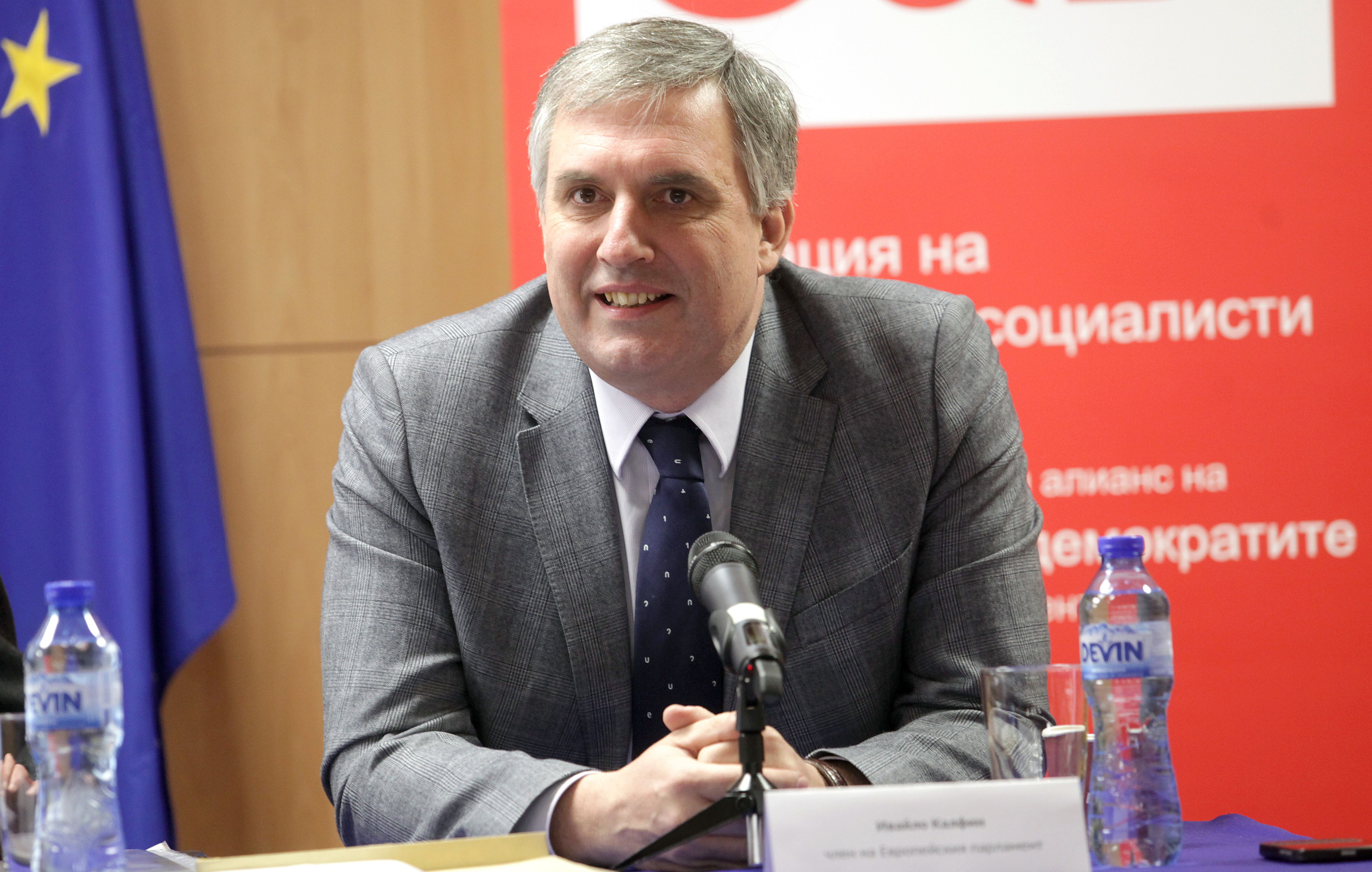 Калфин най-вероятно ще води алтернативната лява евролиста