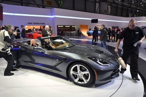 Corvette Stingray е автомобил на 2013 година в САЩ