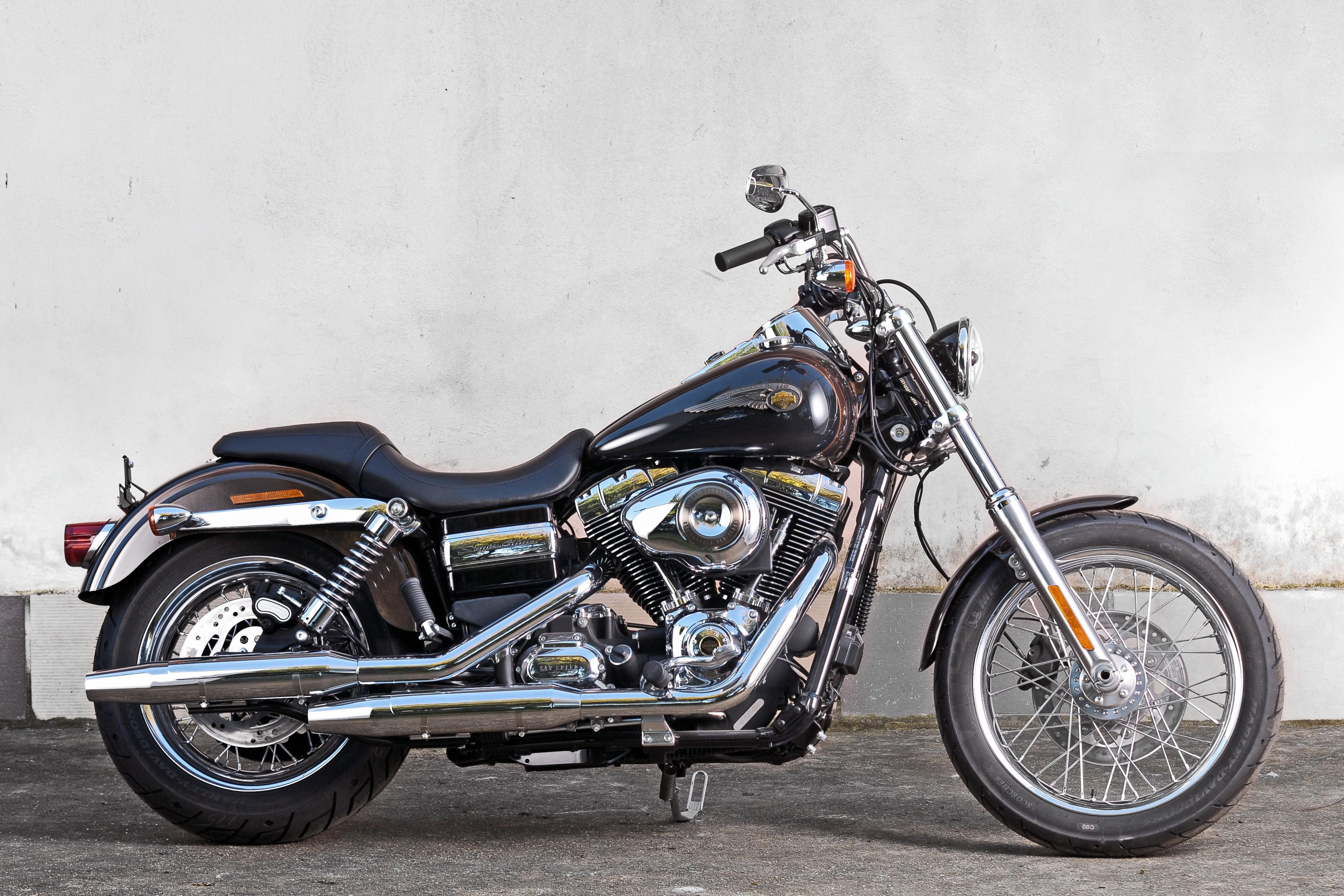 Папата продава Harley-Davidson на благотворителен търг