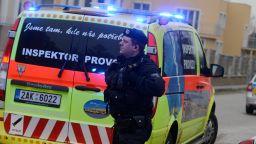 Убит и ранена при взрив на писмо-бомба в Чехия