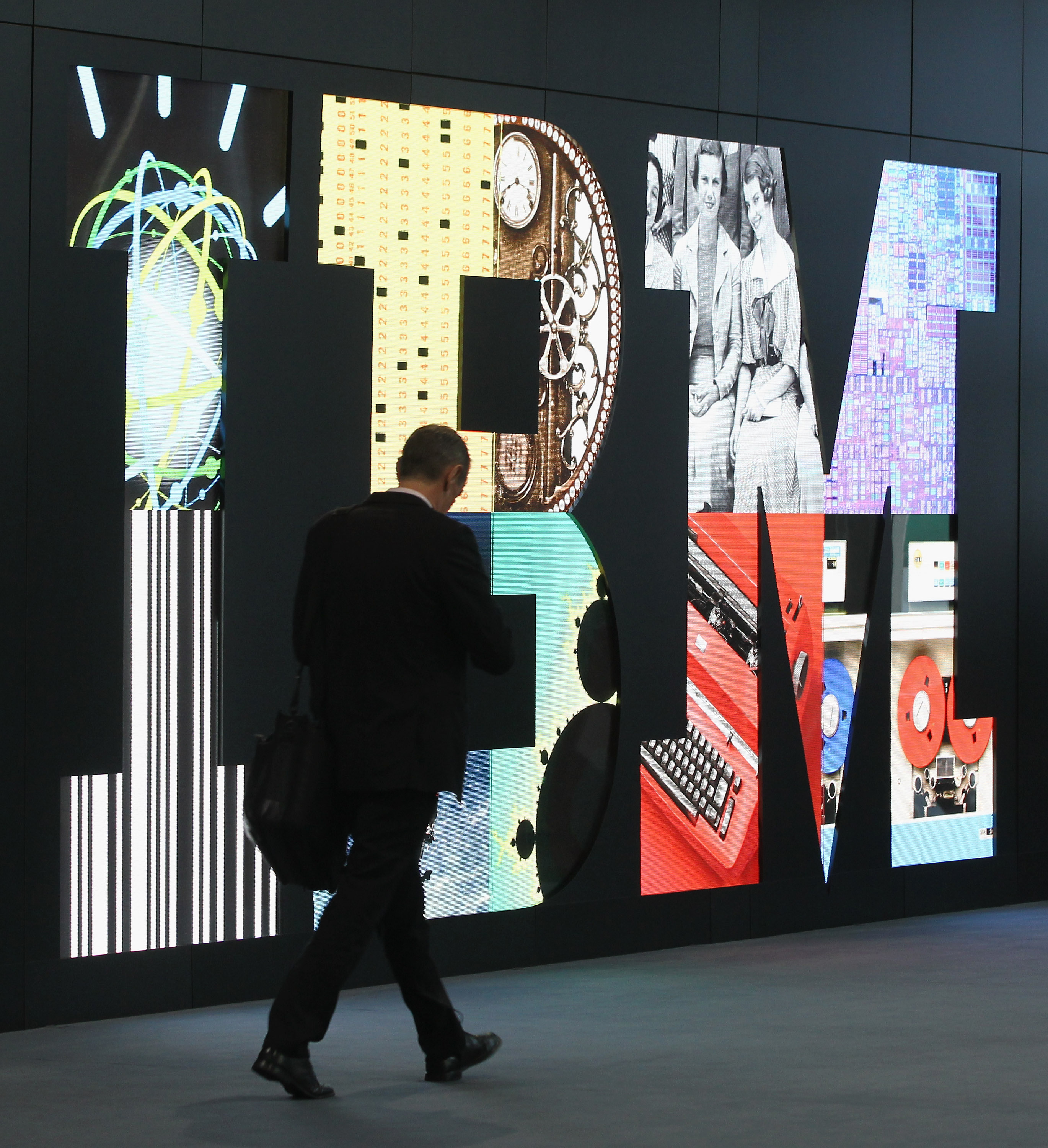 IBM откри в Русия център за финансови процеси