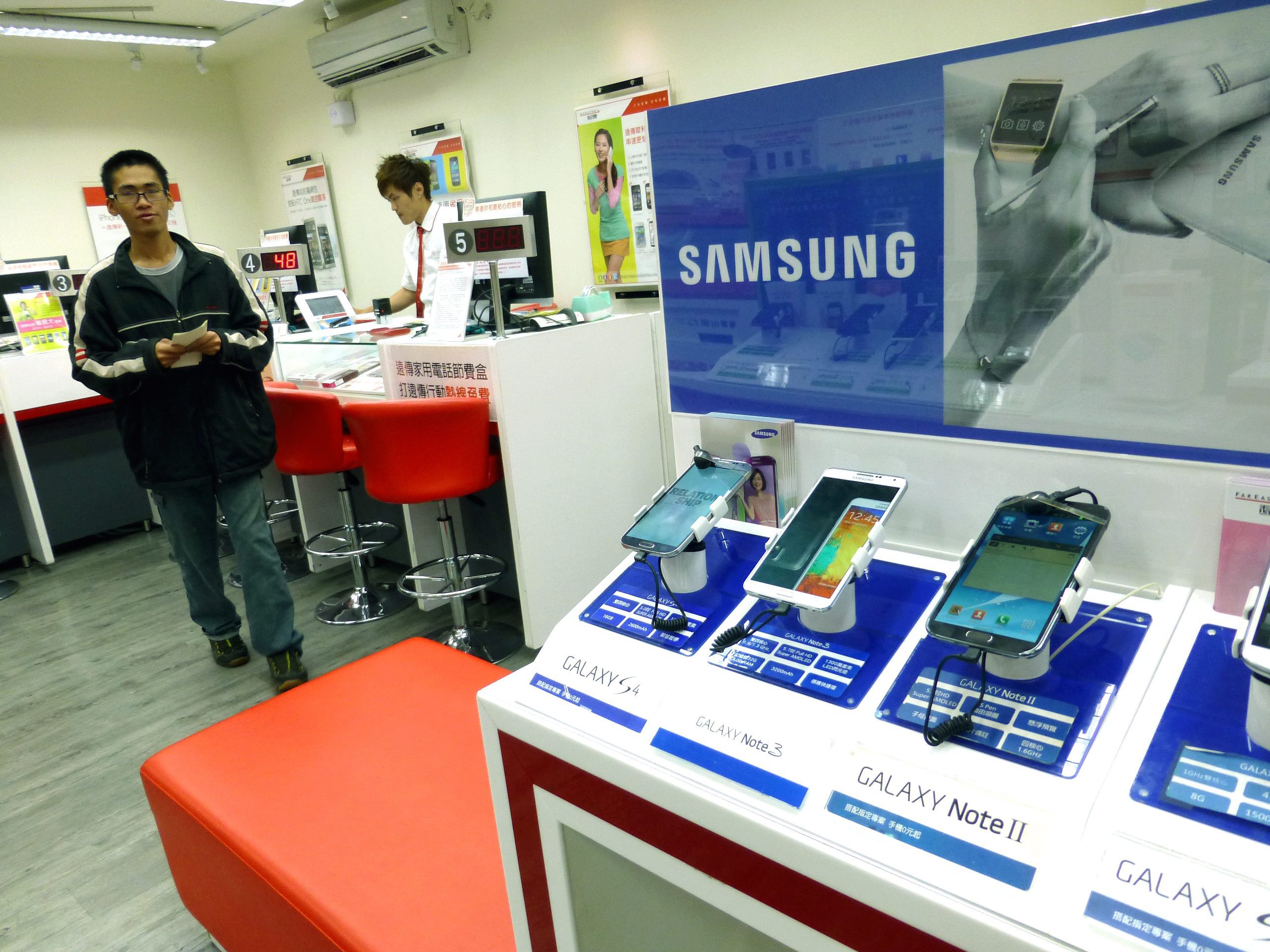 Samsung настига Apple по отношение на лоялността