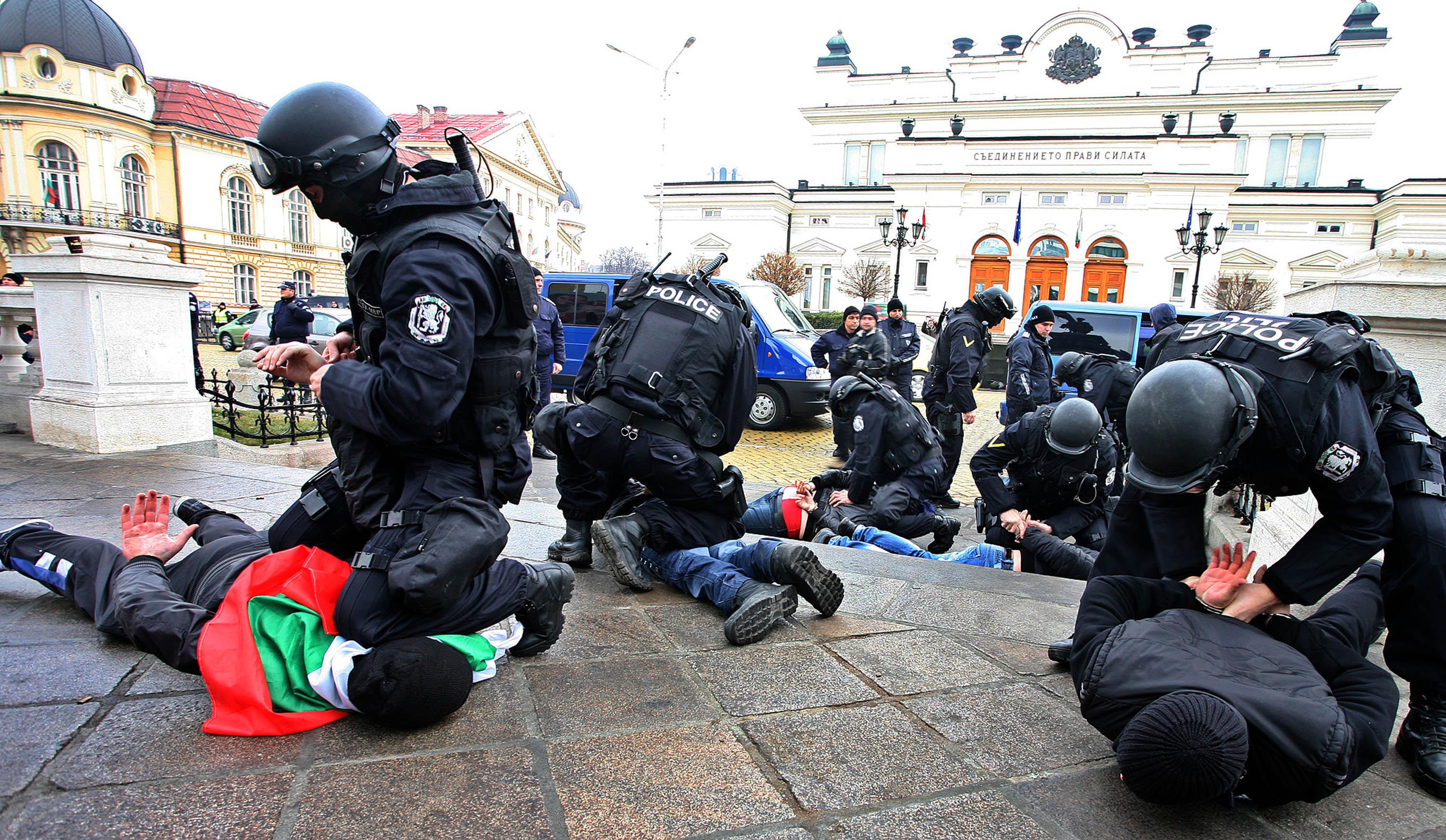 Арестът беше извършен по време на протеста, където Бисер Миланов дойде с нова провокация