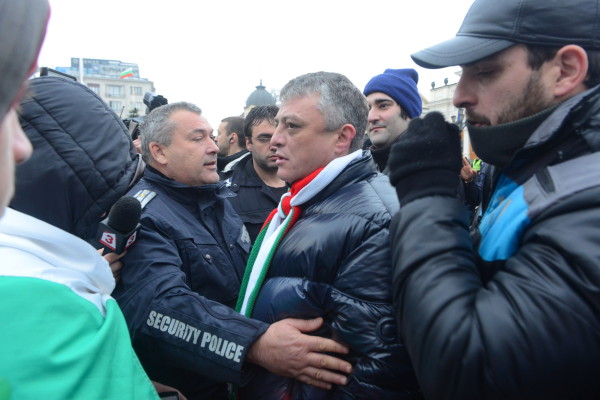 Задържането на Миланов е заради „криминално деяние”
