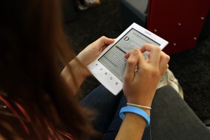 Американците остават верни на печатната книга