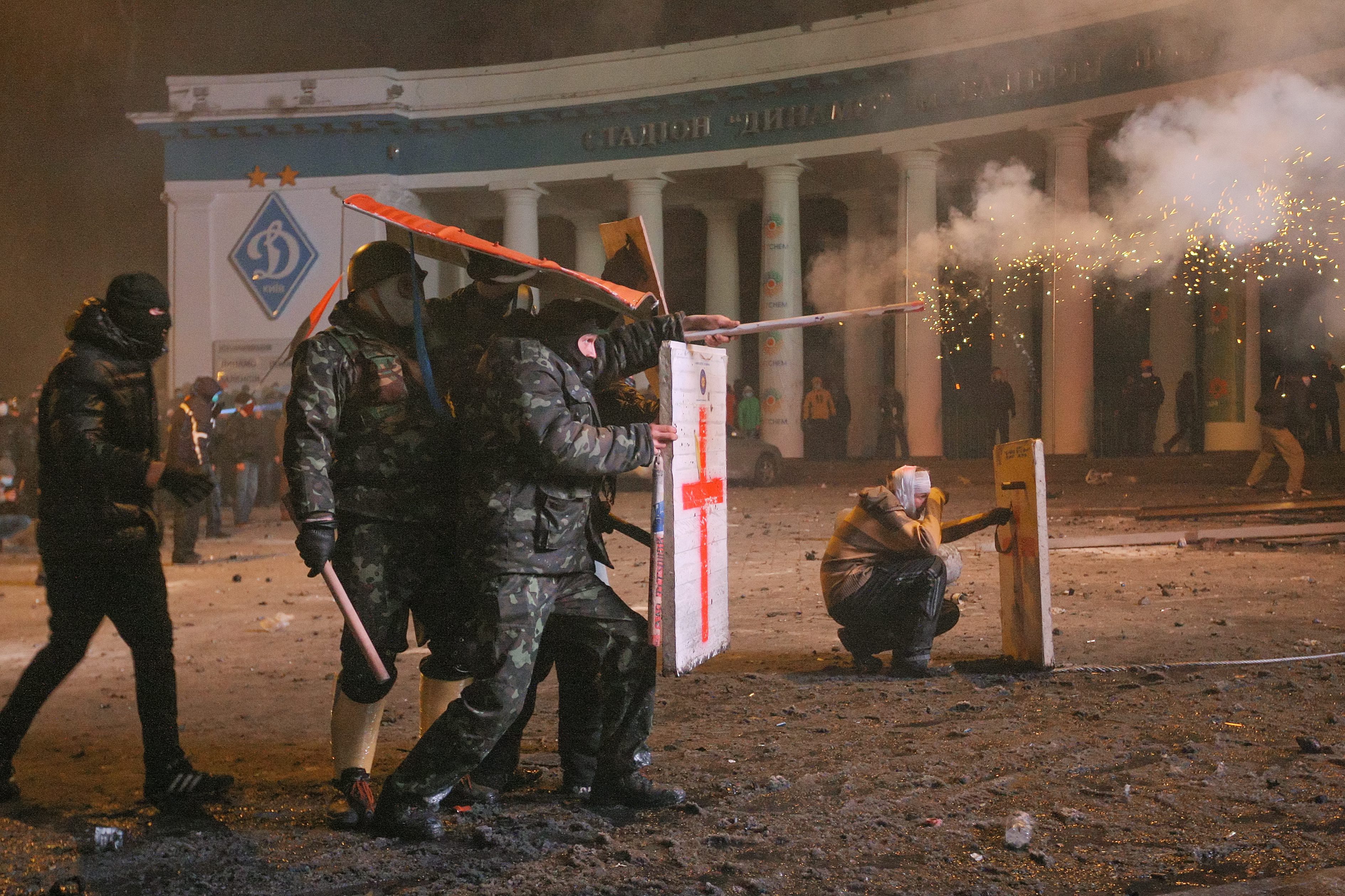 Сблъсъците в центъра на Киев продължават