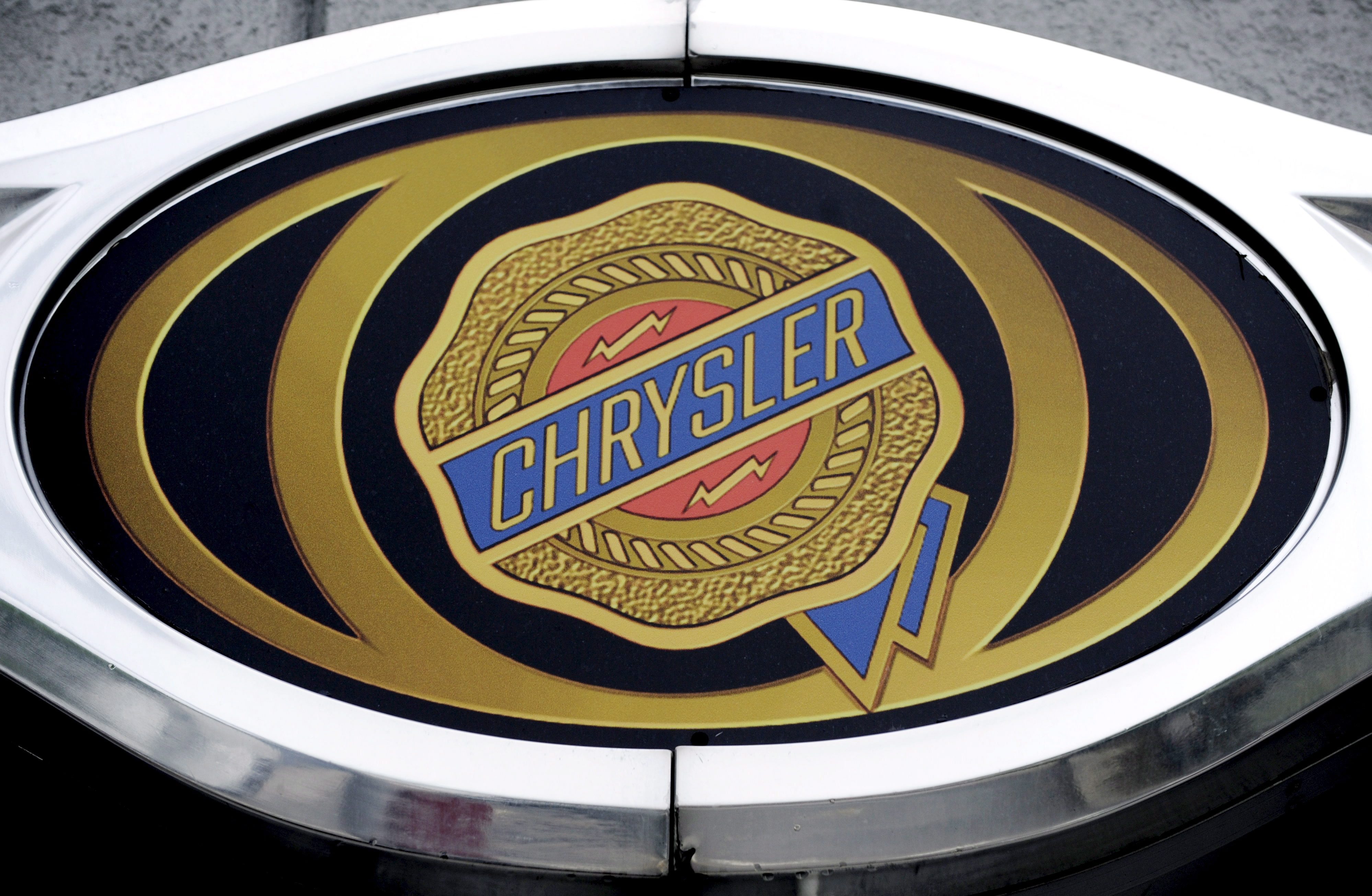 Fiat завърши придобиването на Chrysler