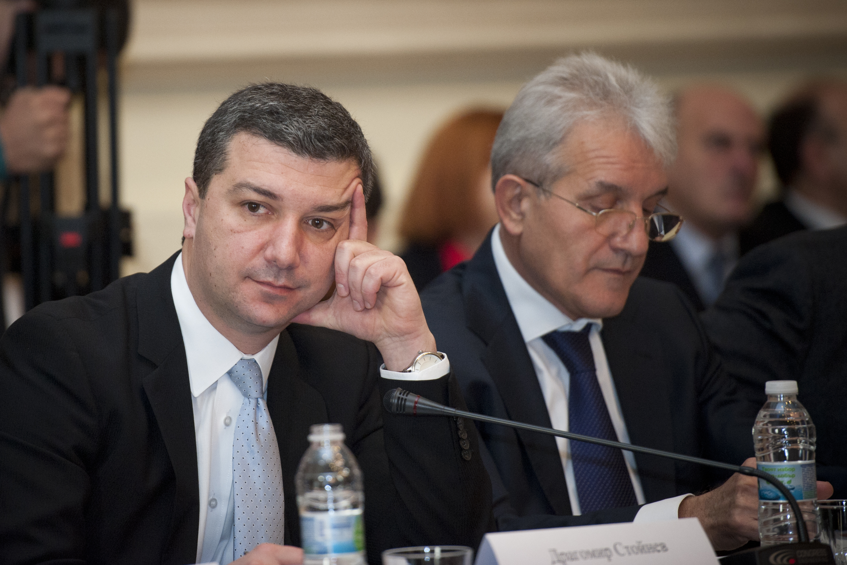 Драгомир Стойнев посочи на форума, че правителството ще подкрепя големи структуроопределящи предприятия