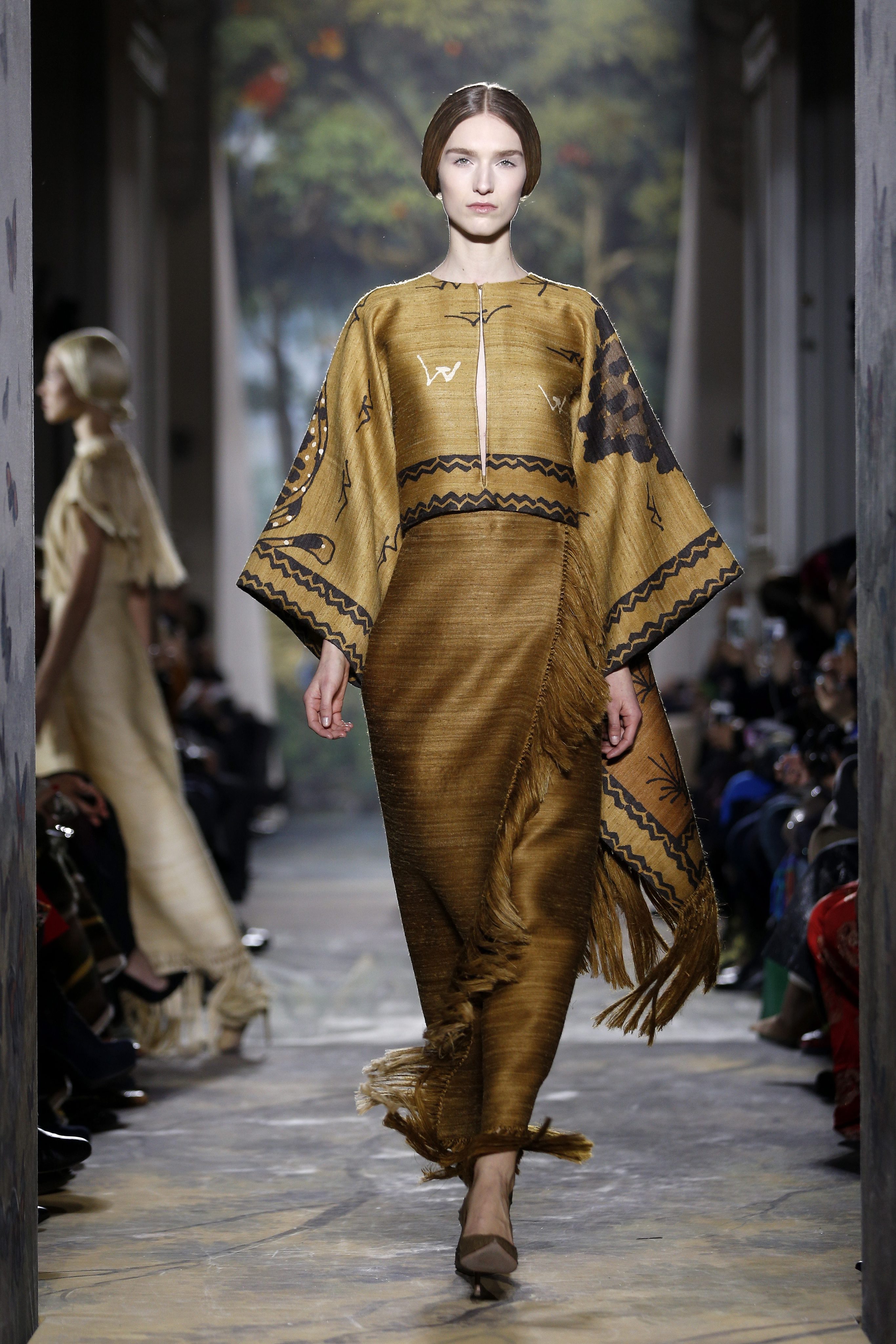 Колекция висша мода на "Valentino" пролет-лято 2014