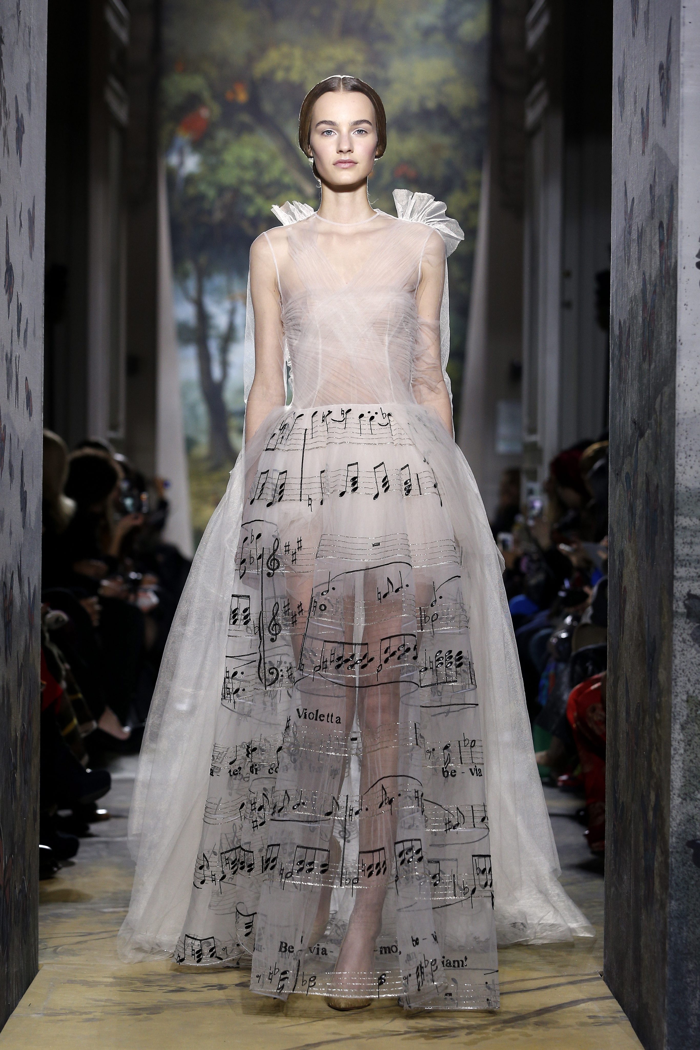 Колекция висша мода на "Valentino" пролет-лято 2014