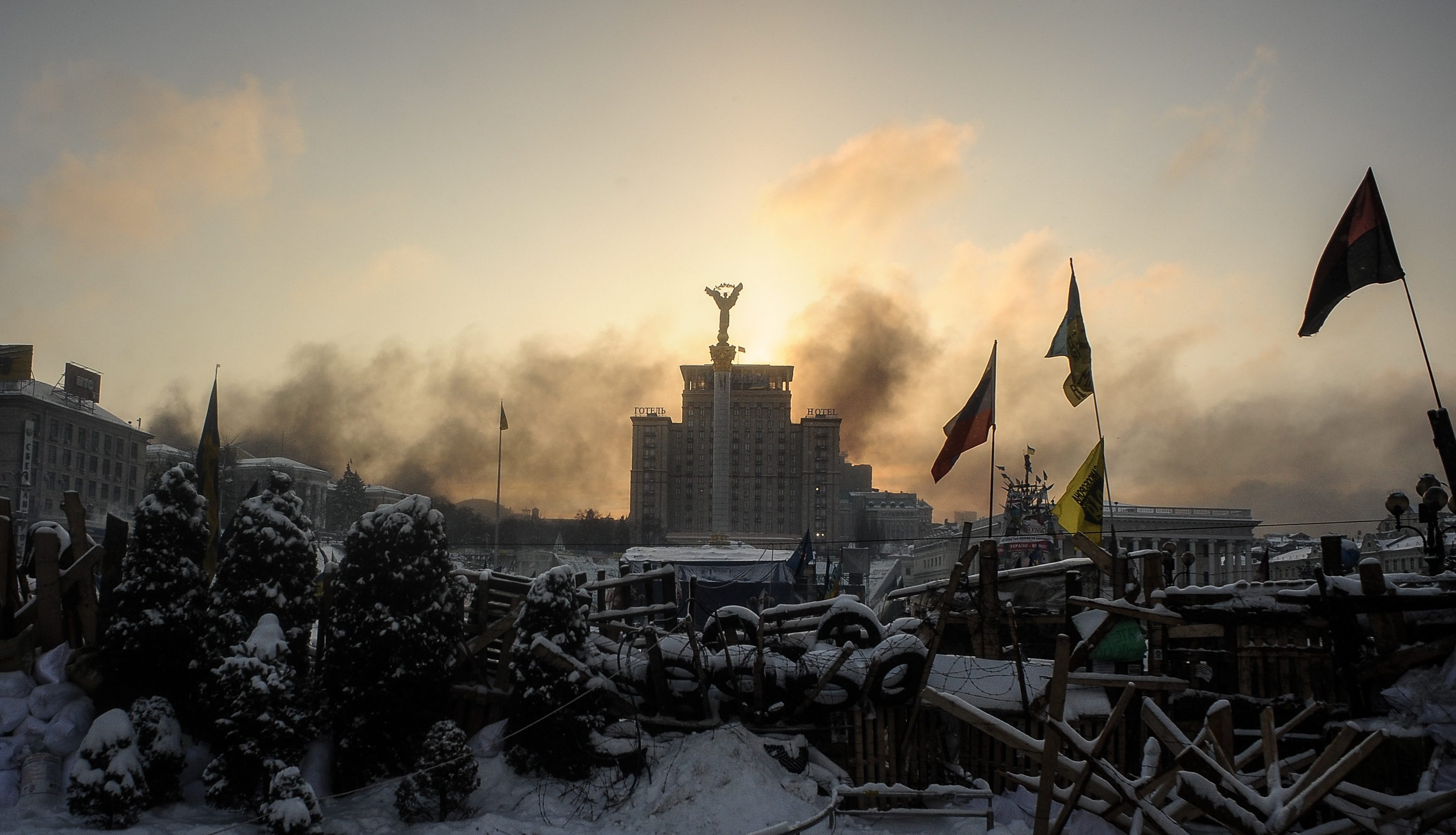 Крах украины. Руины Майдана. Майдан в 2014 Украине разруха. Крах Украине фото.