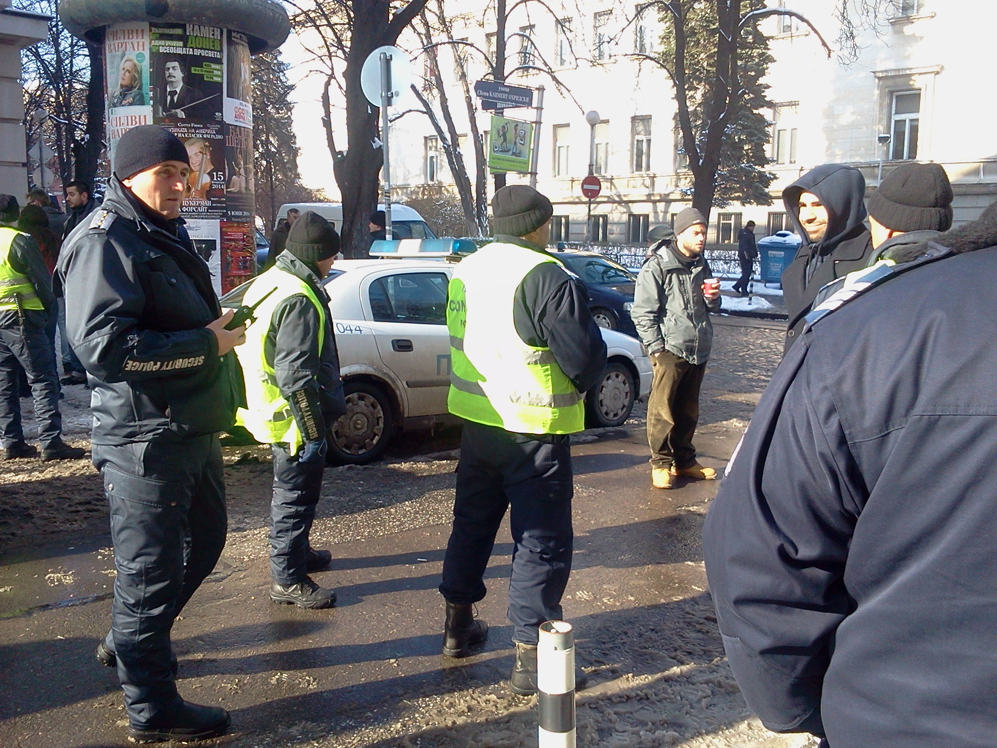 Засилено полицейско присъствие около университета, районът до ул ”Шипка” е отцепен