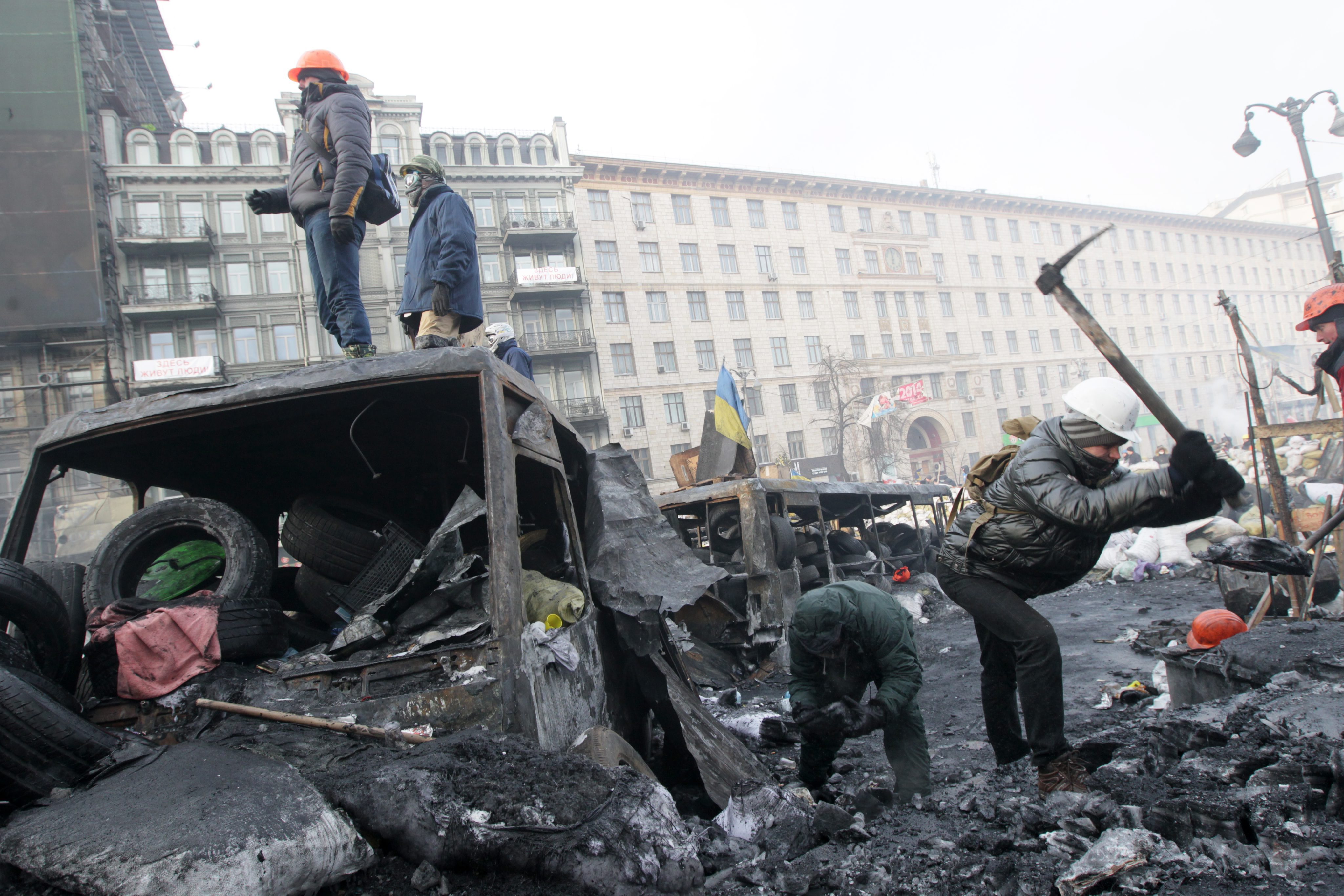 Протестите в Украйна не стихват