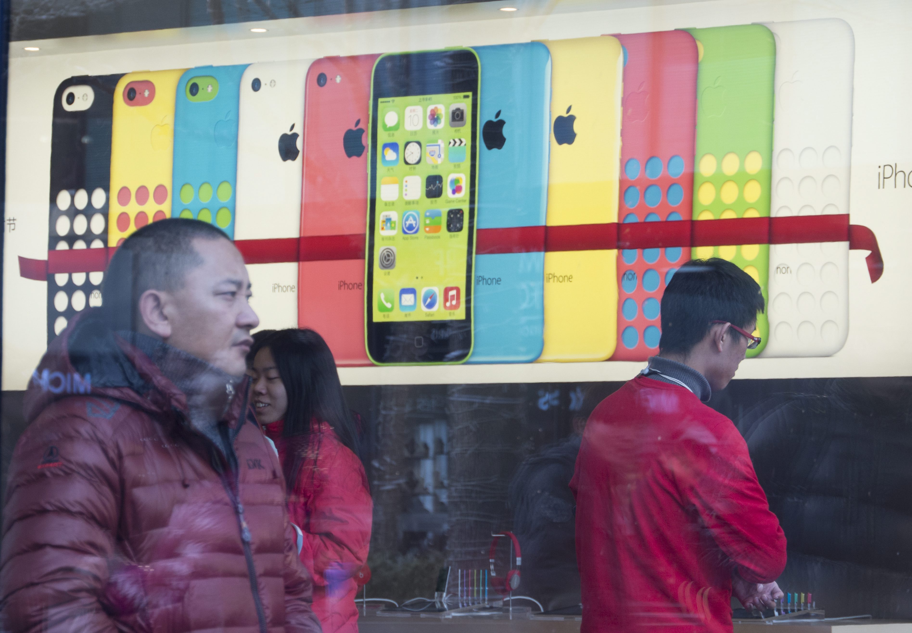 Apple отчете рекордни продажби за тримесечието