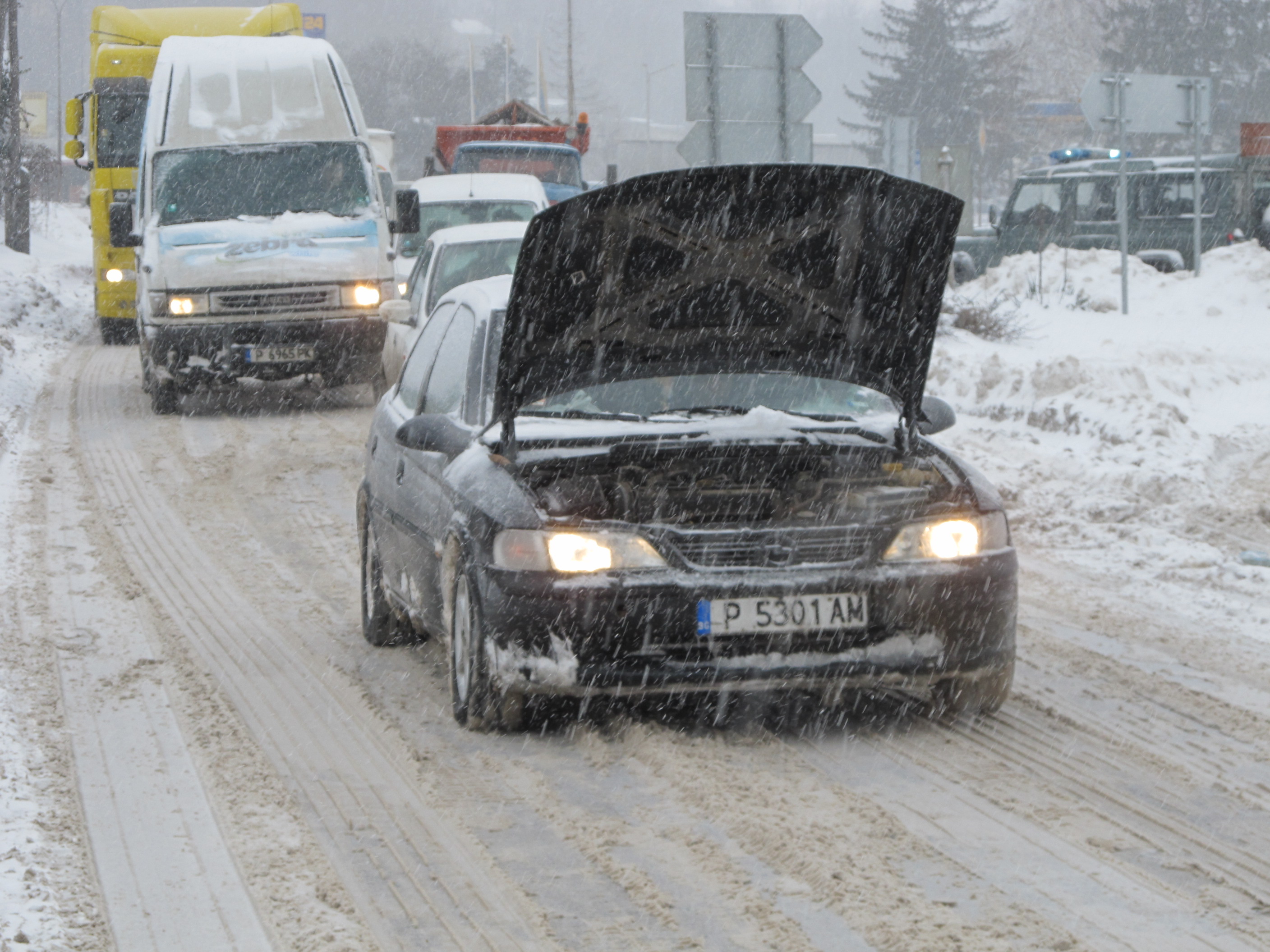 Силен е снеговалежът в Русенско