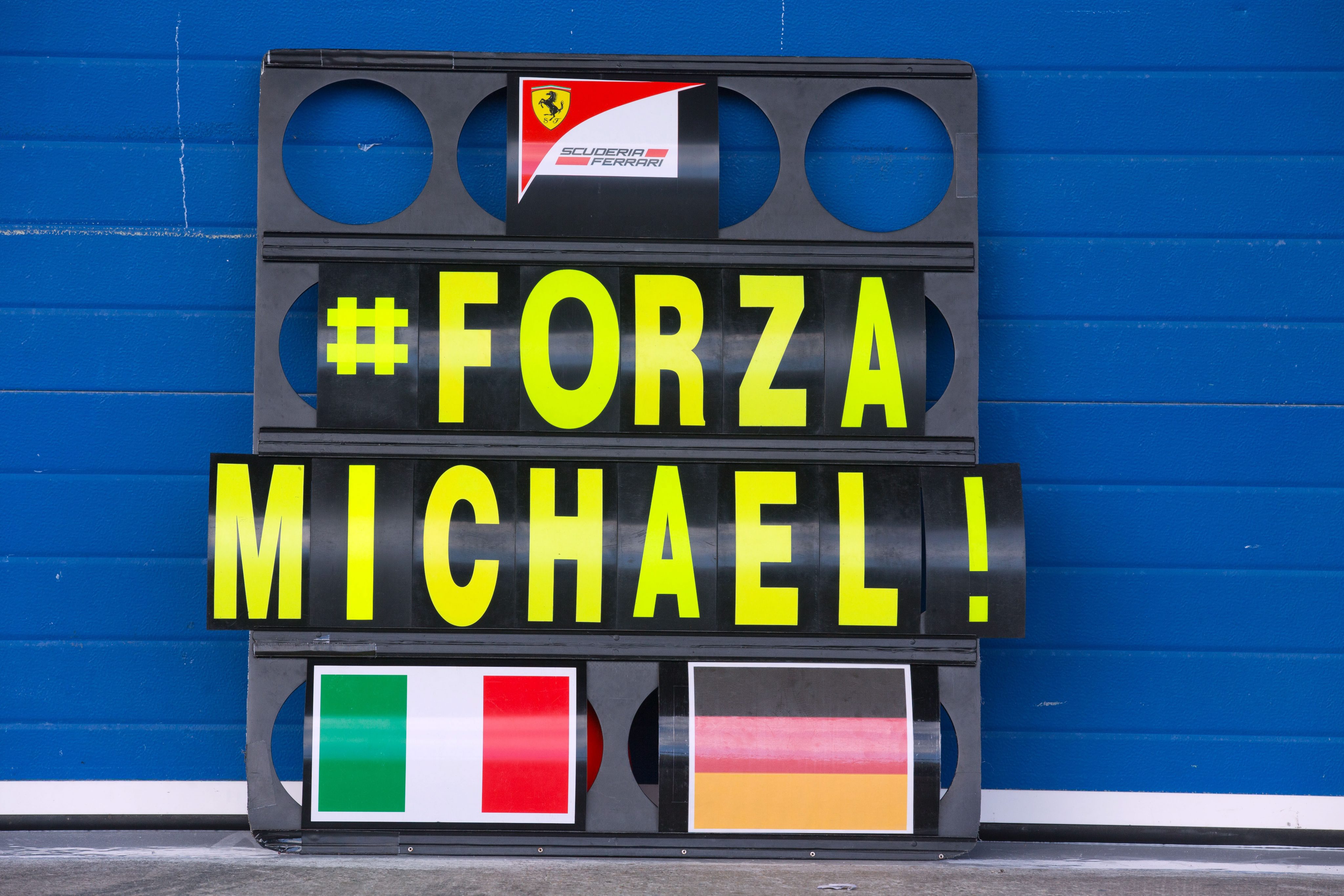 Ферари почетоха първата победа на Михаел Шумахер за отбора