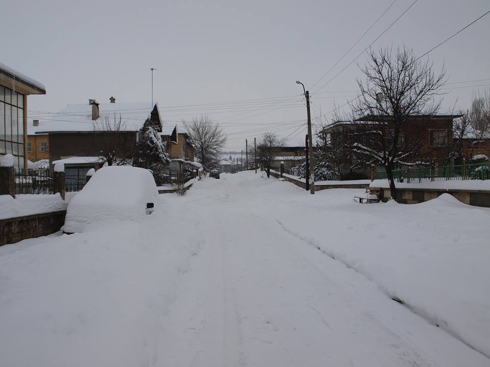 Снегът в Северозападна България достигна 40 см