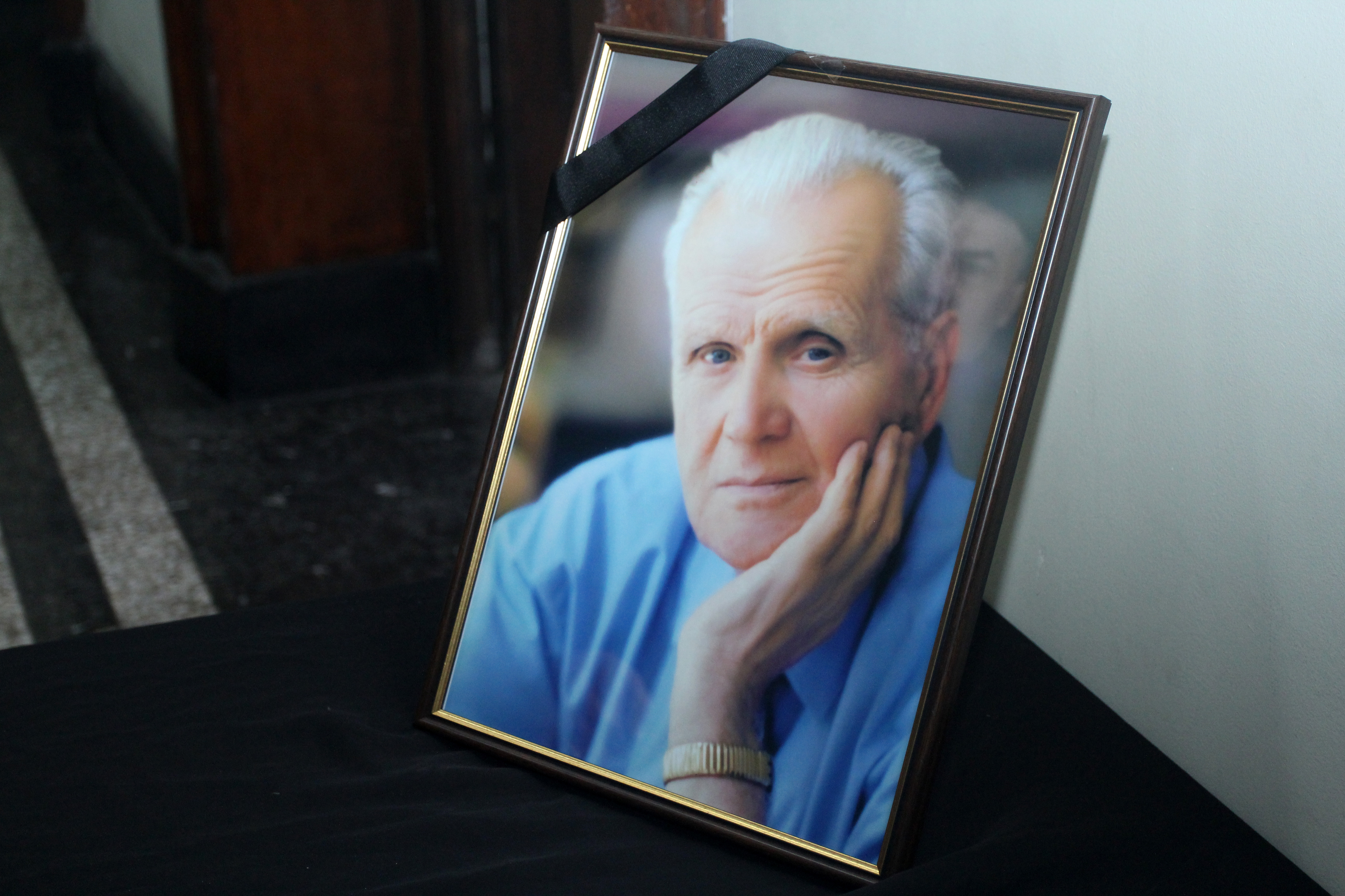 Десетки се простиха със Стефан Божков - Стевето