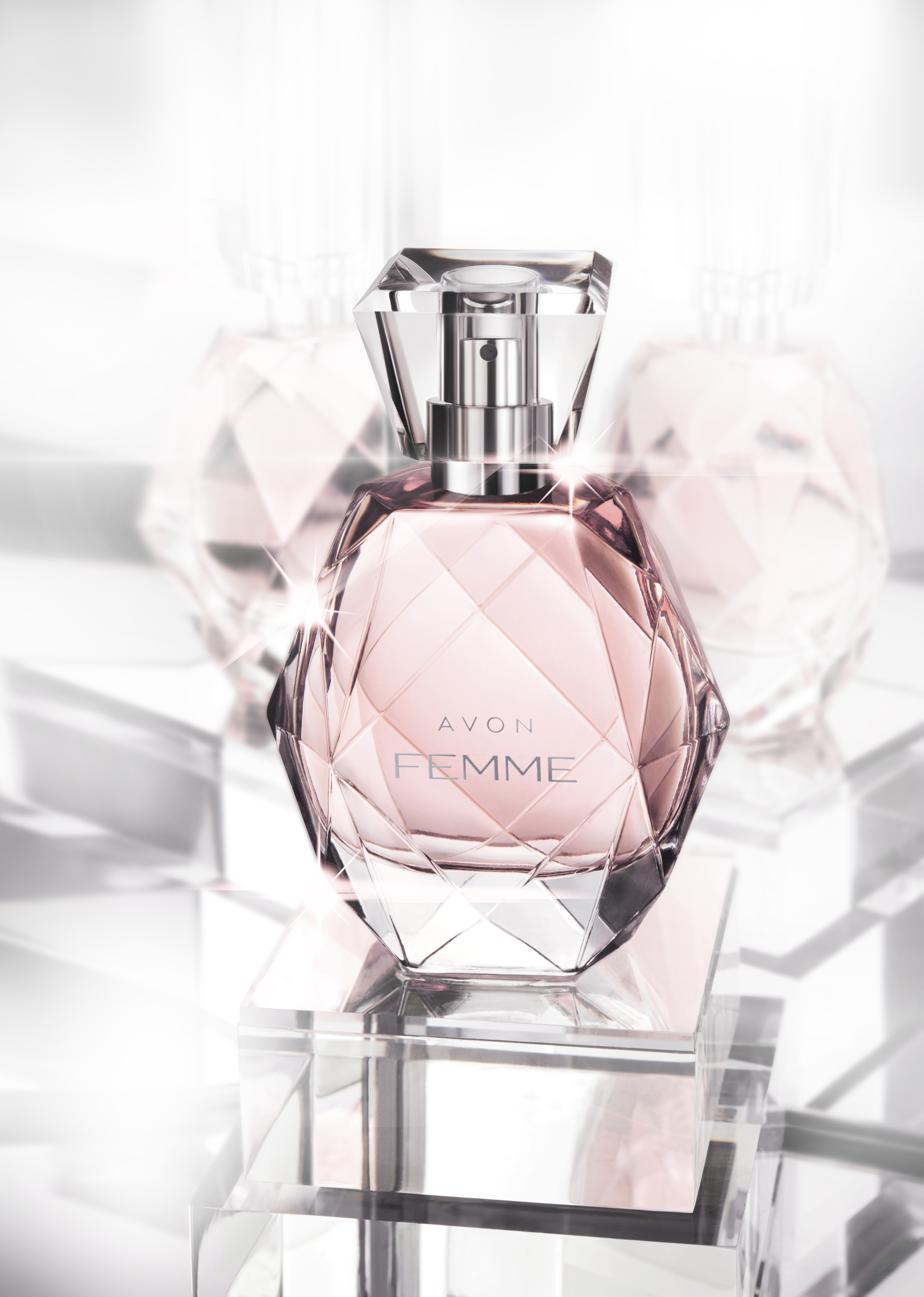 Новият парфюм на Avon ”Femme” е вдъхновен от диамантите