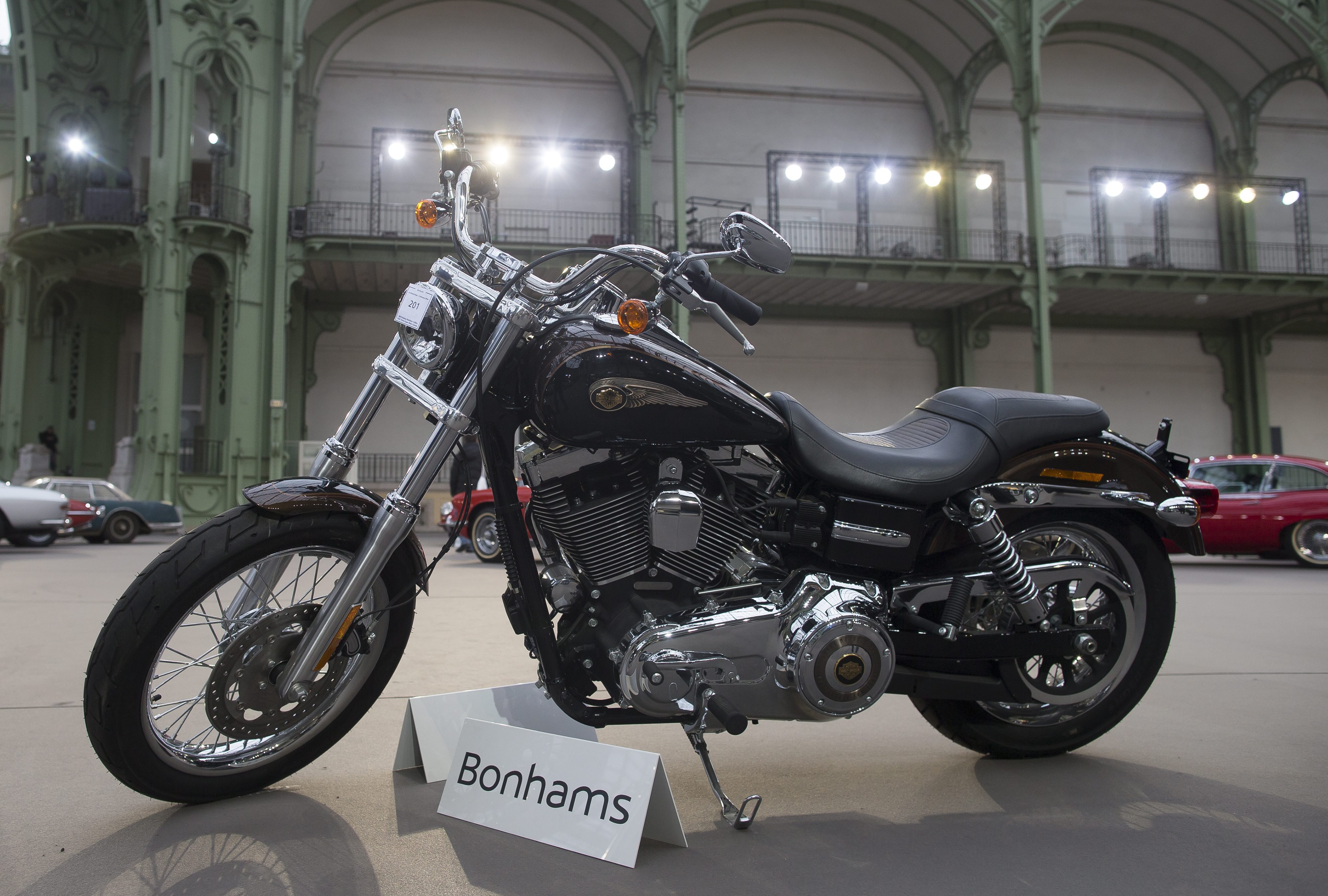 Harley-Davidson на папата бе продаден за 210 000 евро