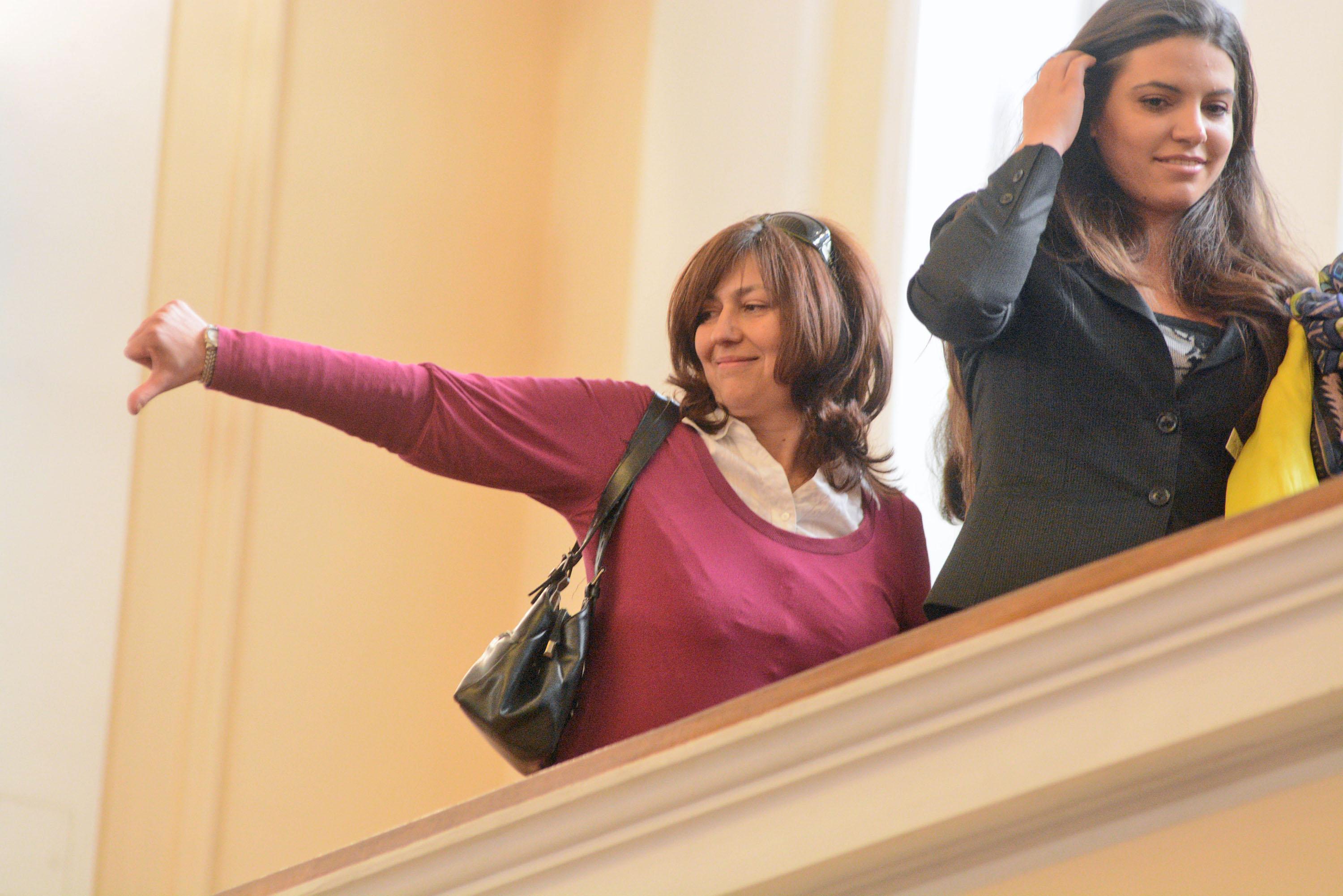 Депутат от ГЕРБ вкарал в НС приятелки с плаката ”Оставка”