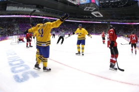 Неостаряващият Алфредсон порази Швейцария в хокея