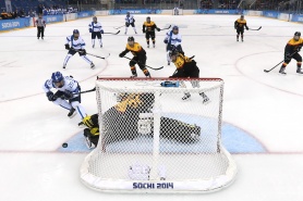 Хокеистките на Финландия ще играят в мача за 5-о място