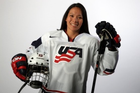 Хокеистка ще носи американското знаме на закриването на Олимпиадата