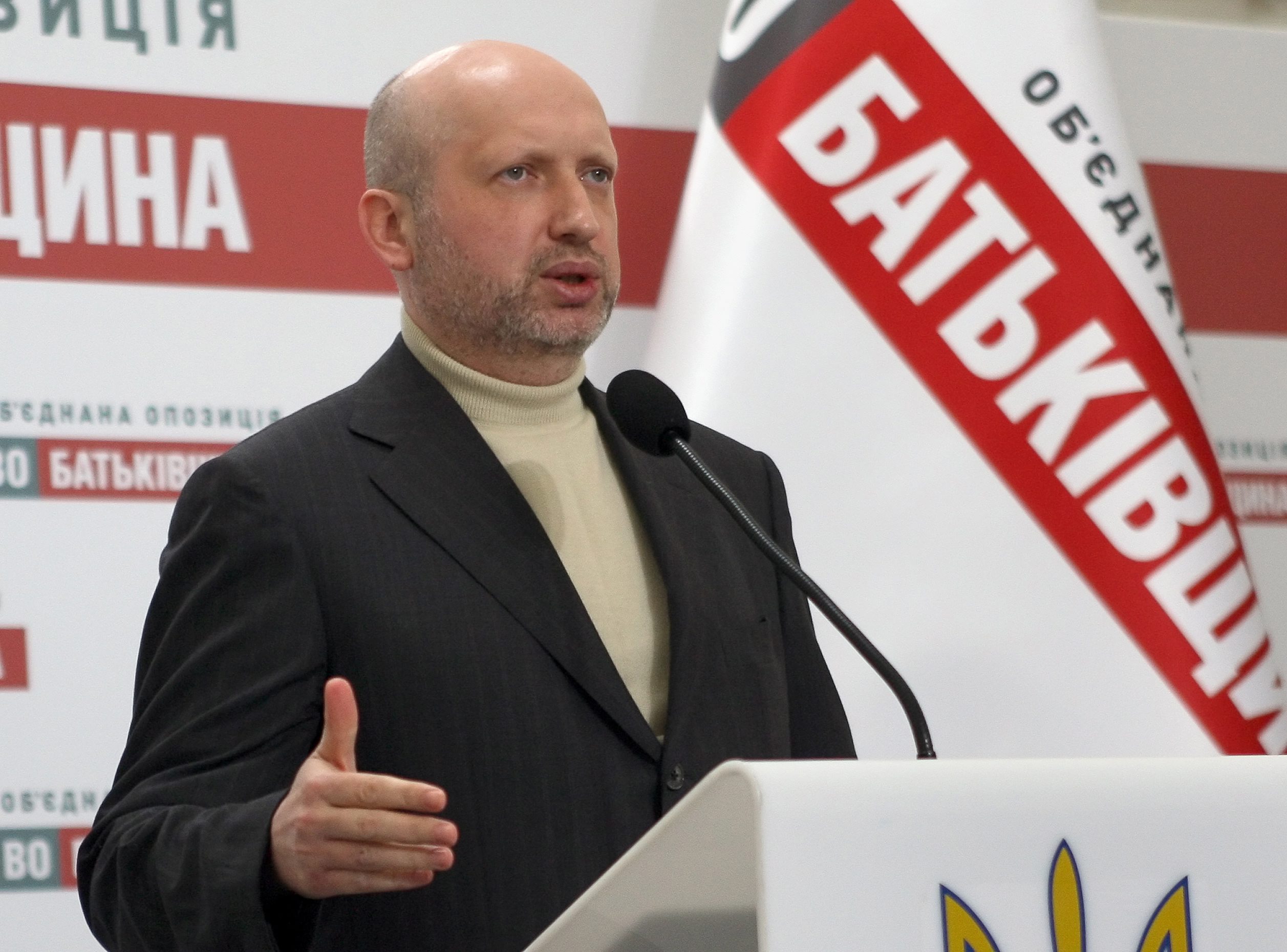 Украйна ще разпуска парламента в Крим, призова за избори там