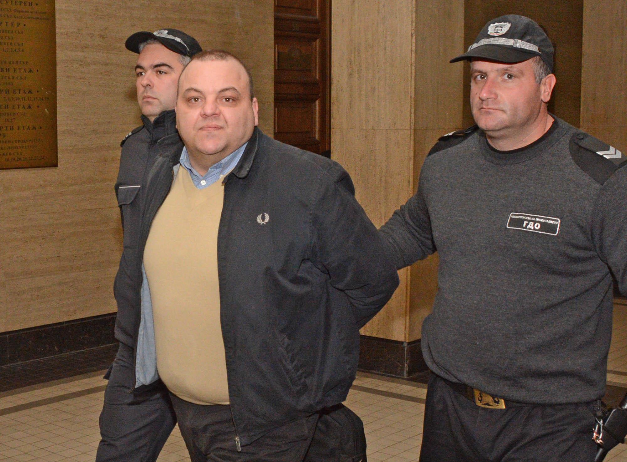 Николай Русинов твърди, че е невинен - само правил секс с Яна, но я ...