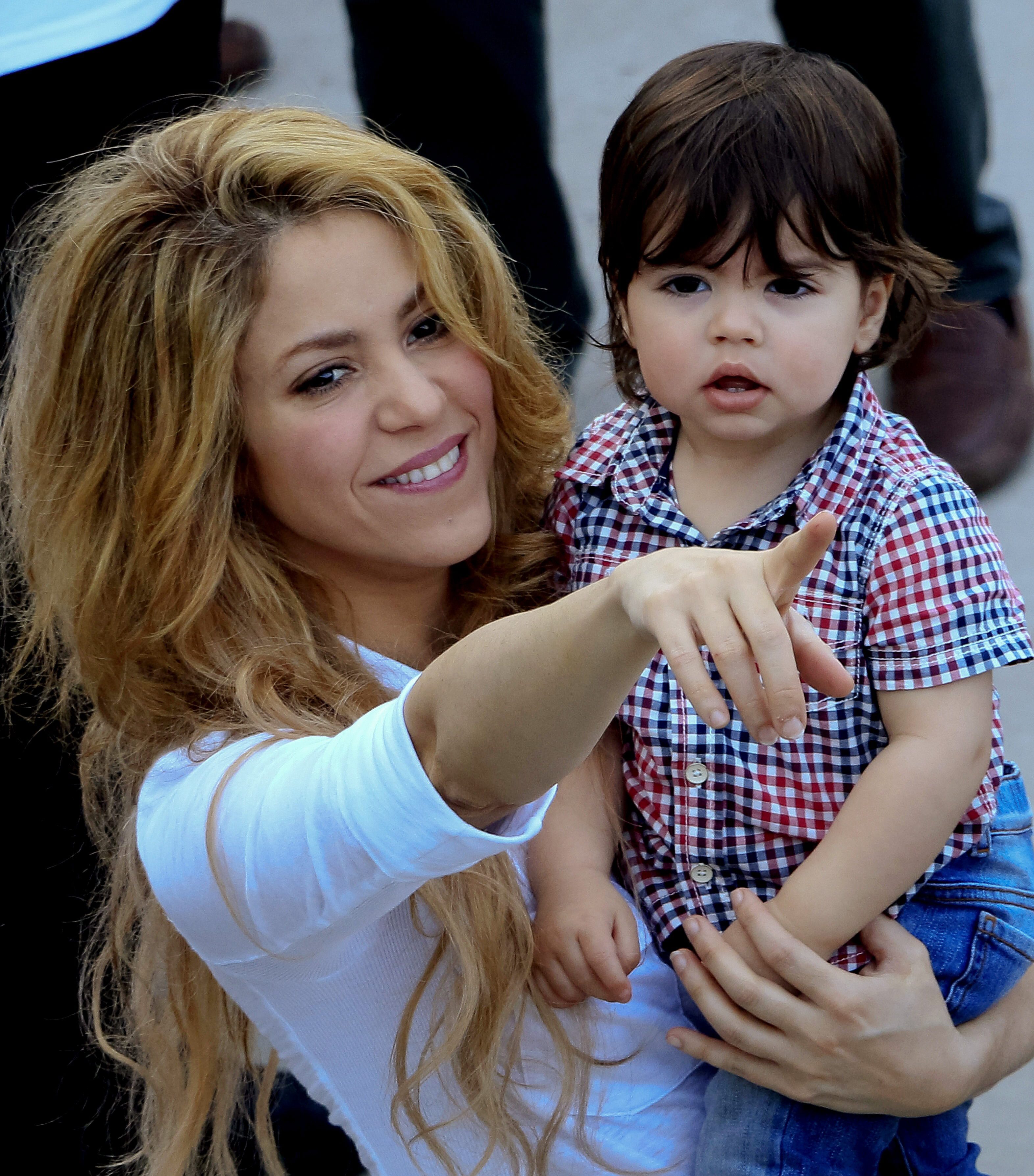 Шакира със сина си Милан Пике