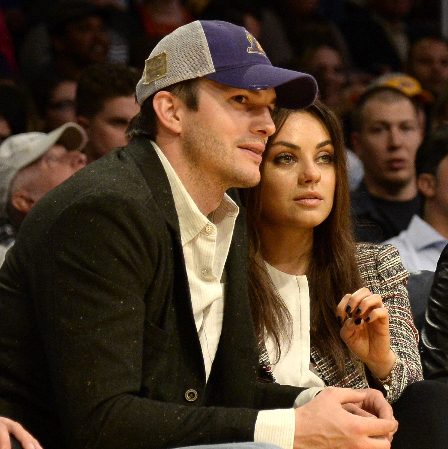 Мила Кунис влиза в ”Двама мъже и половина”