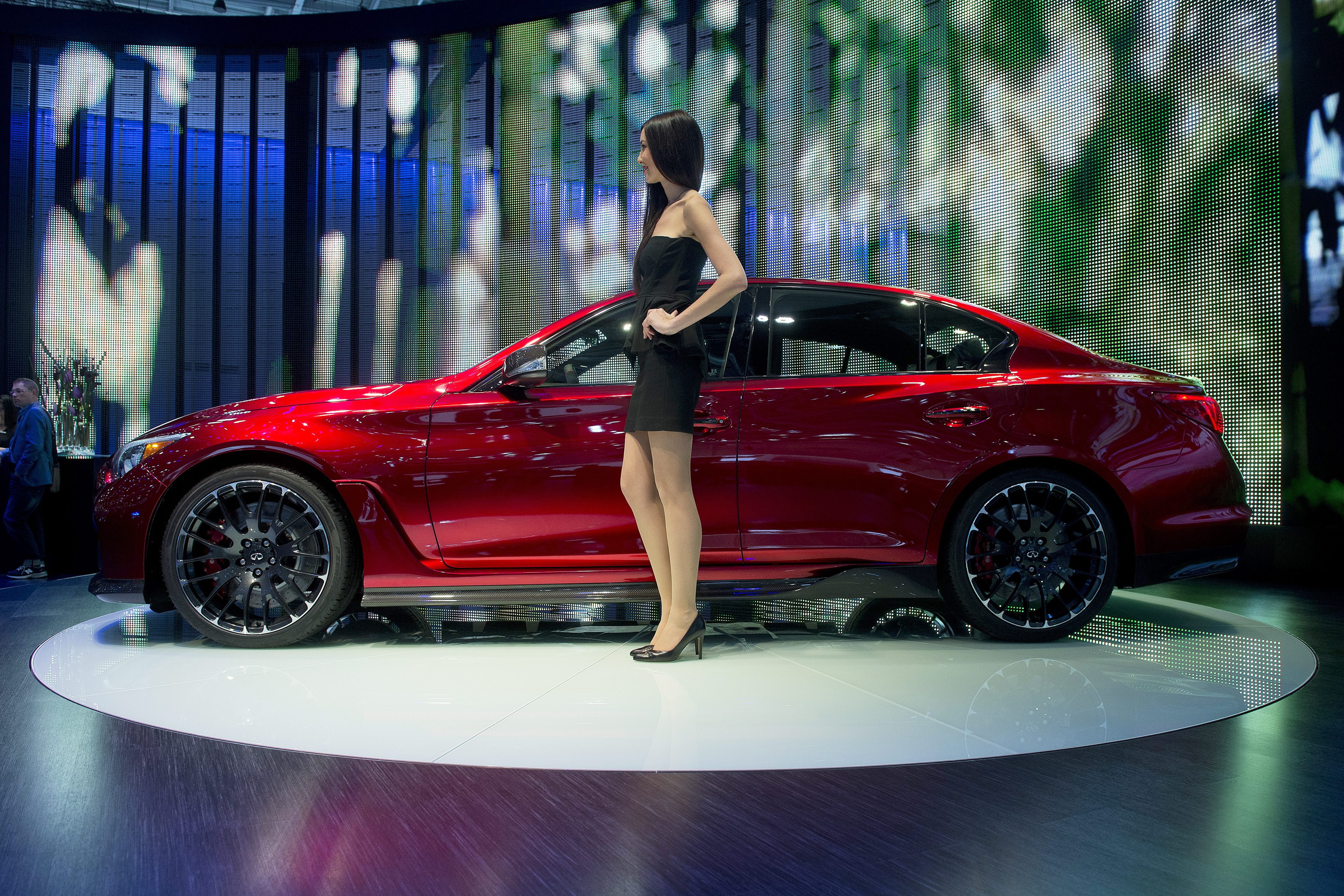 Момичетата от автосалон Женева 2014 (снимки)