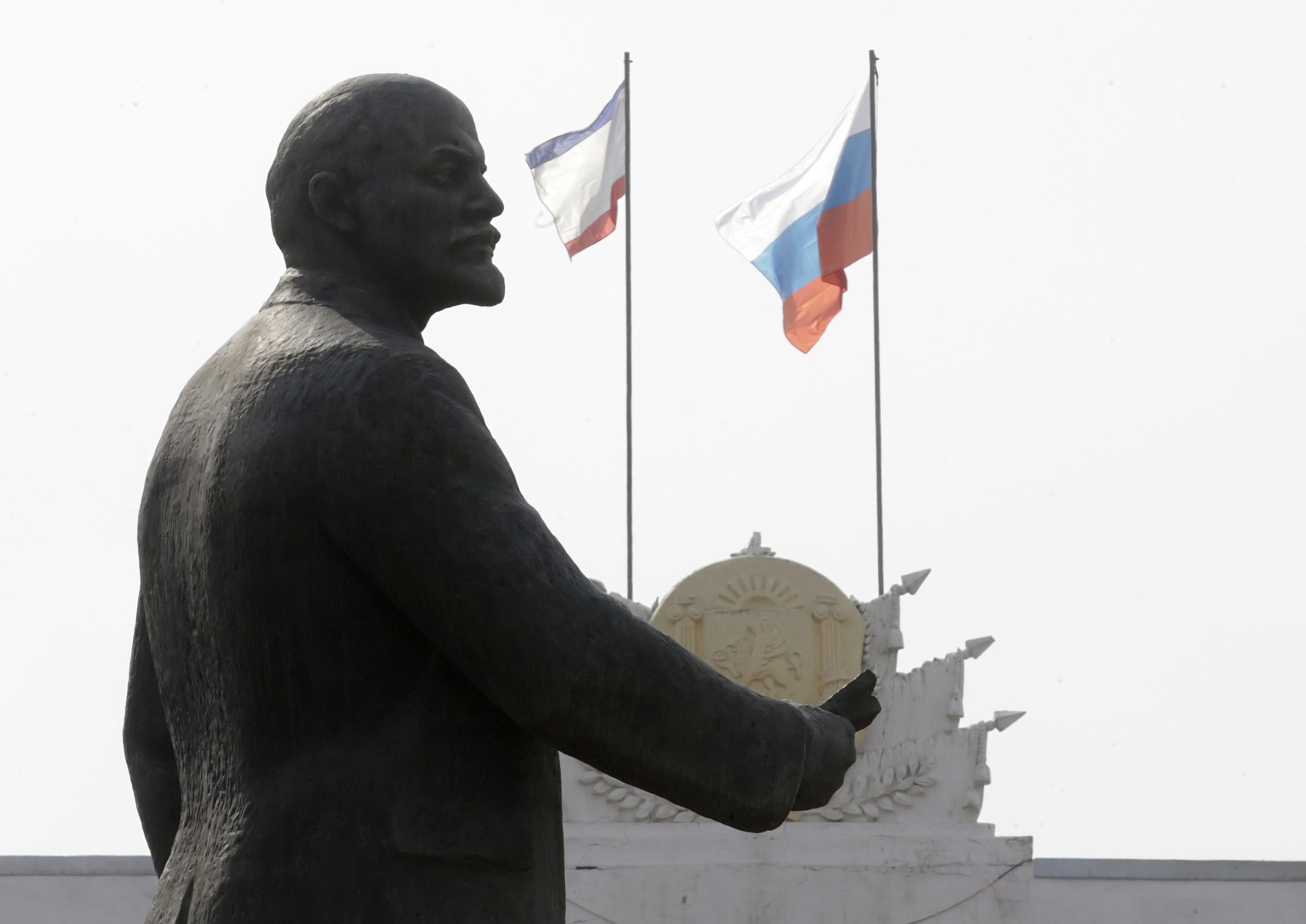 Статуя на Ленин в столицата на Крим - Симферопол