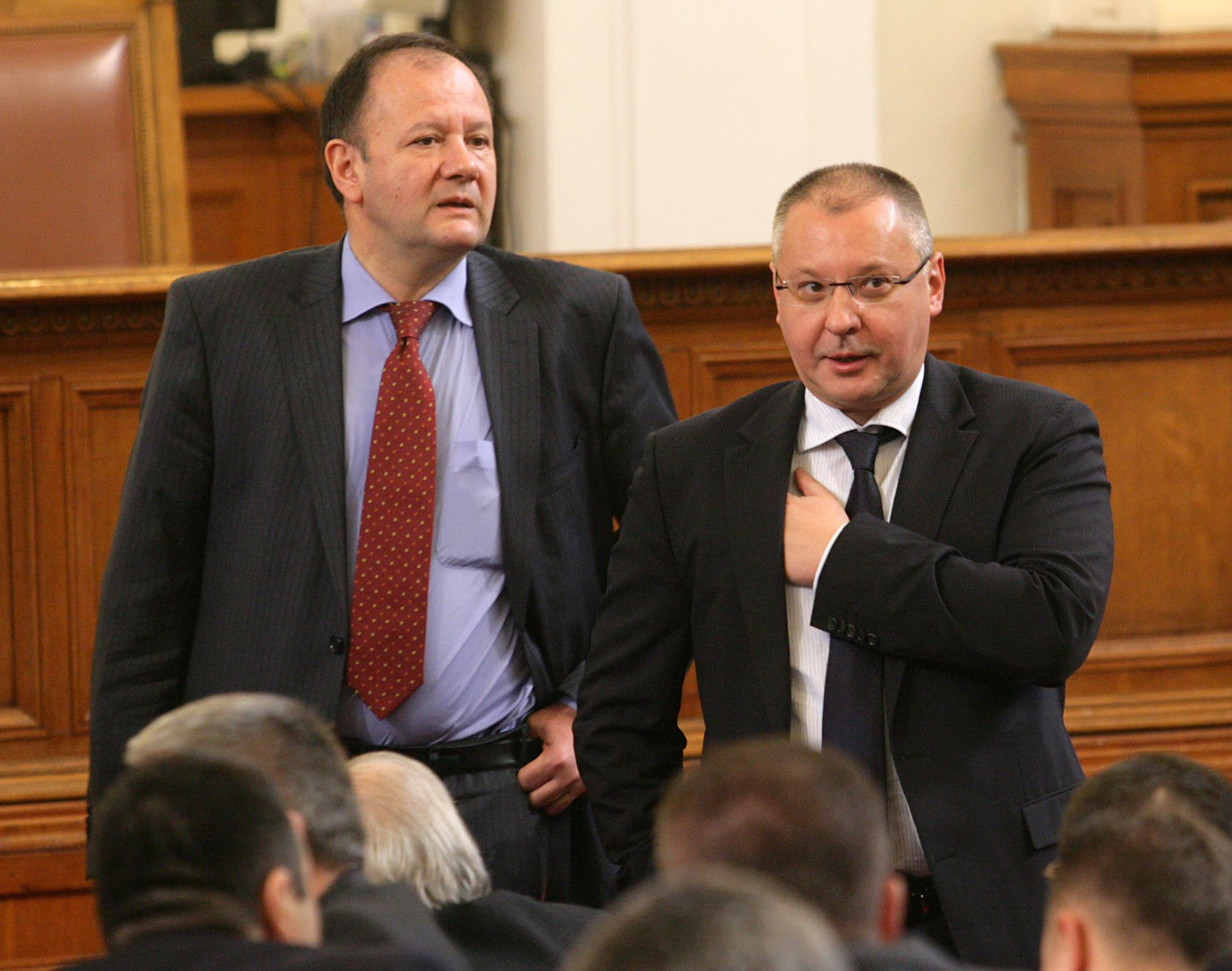 НС не събра кворум и не освободи Станишев като депутат