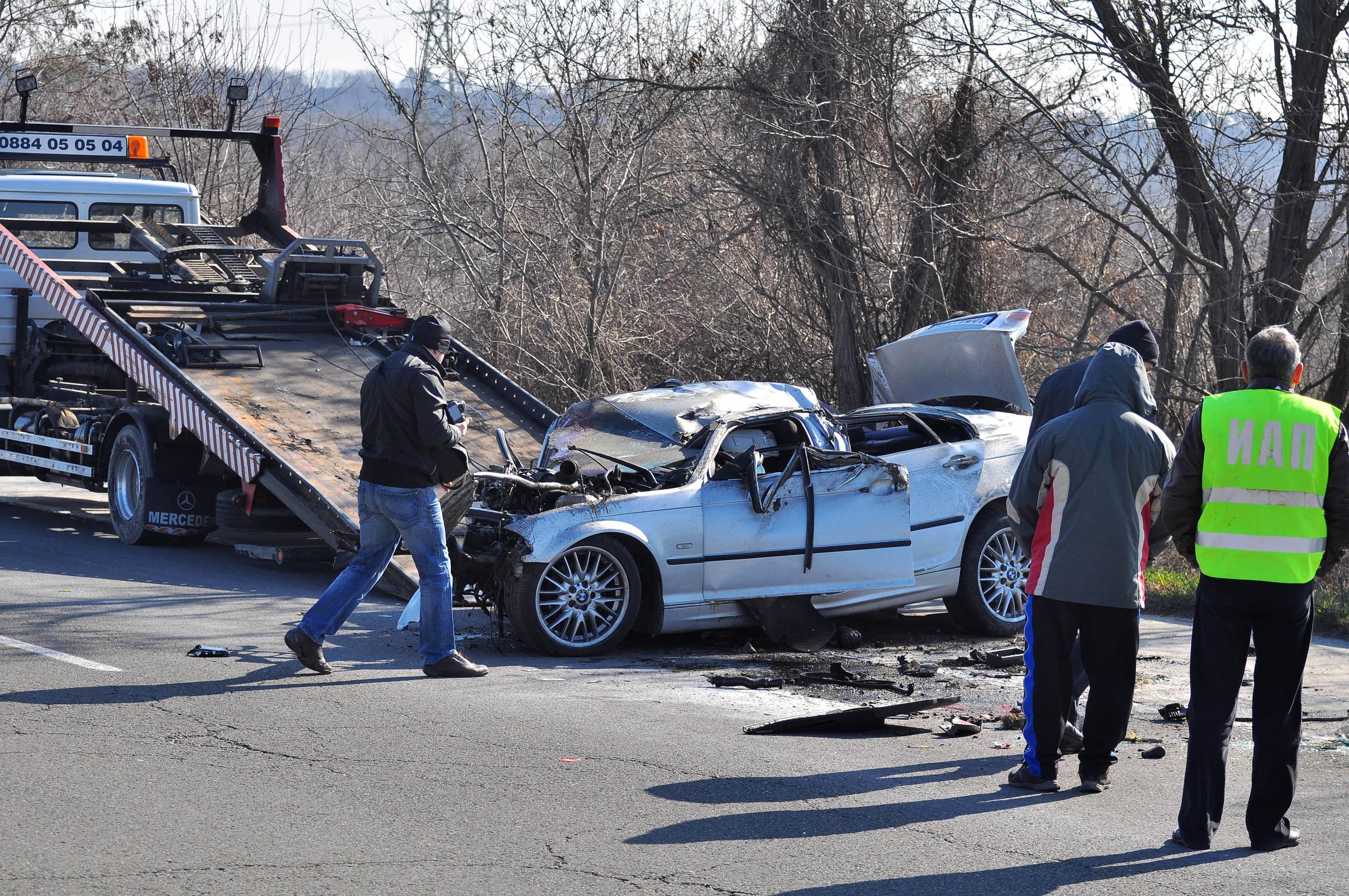 Баща и син загинаха при тежка катастрофа