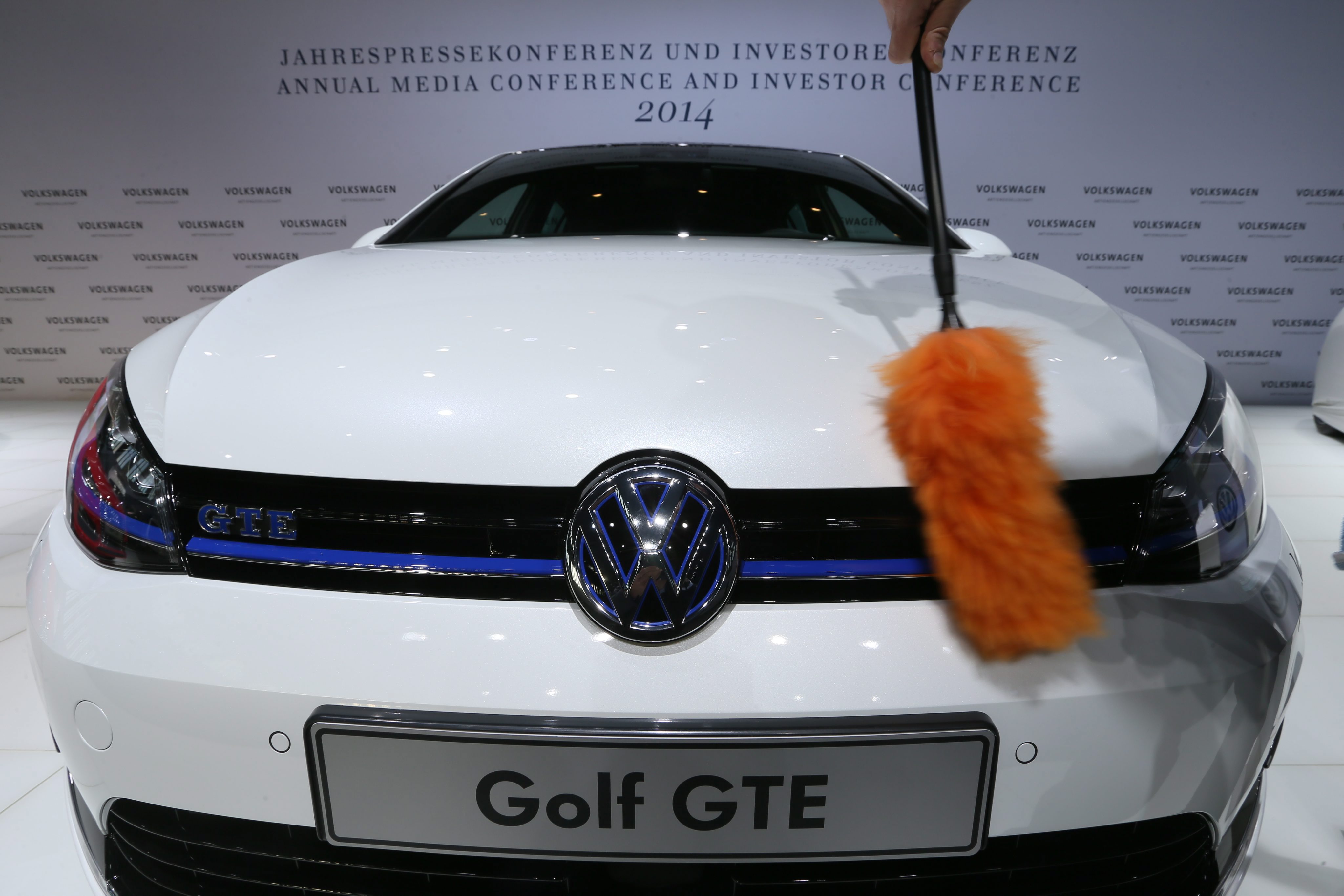 Volkswagen пуска хибриден Golf с 204 ”коня”