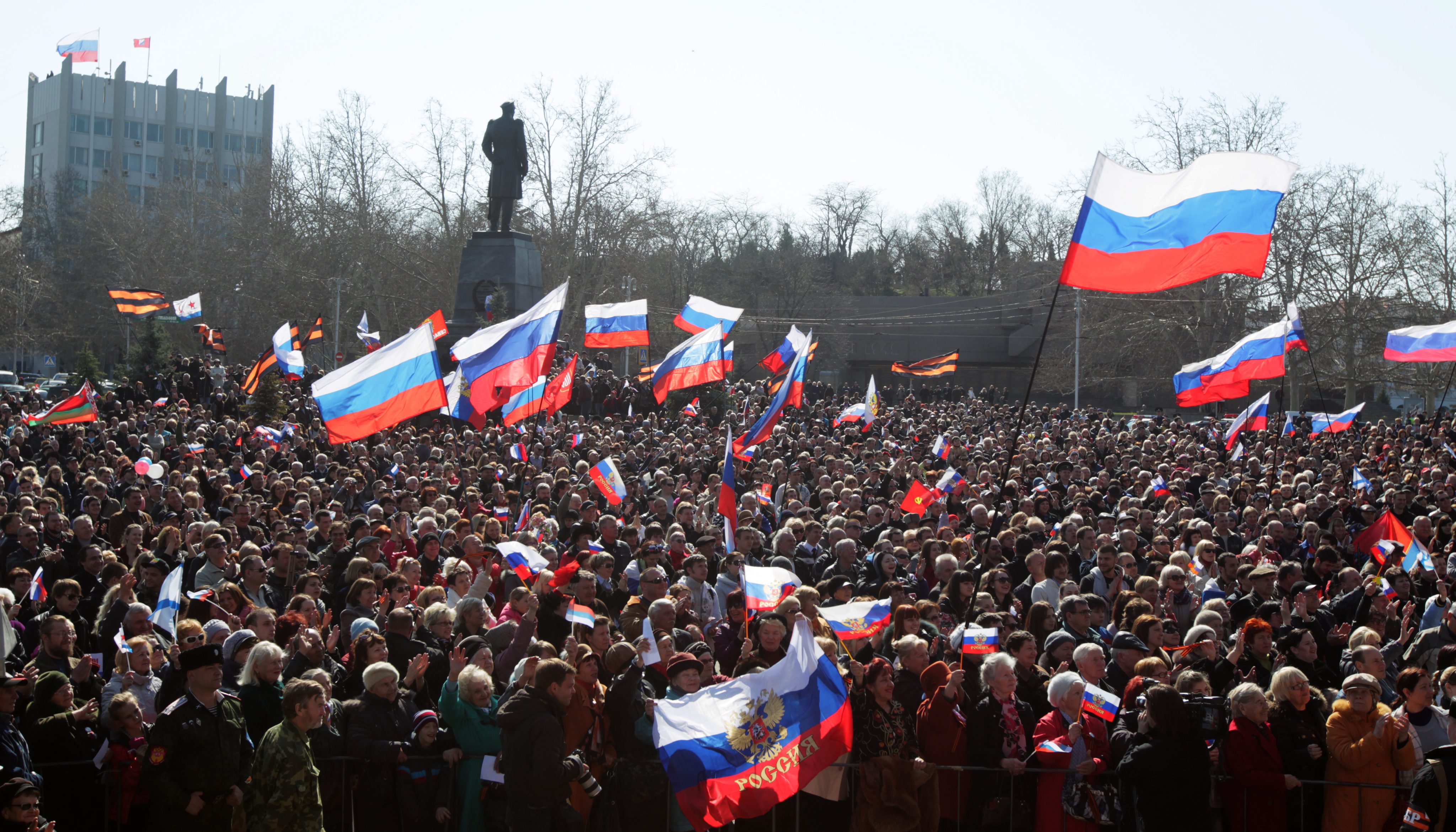 Где 23 февраля состоялся митинг народной воли. Независимость Крыма 2014. Митинг на площади Нахимова 2014 года.