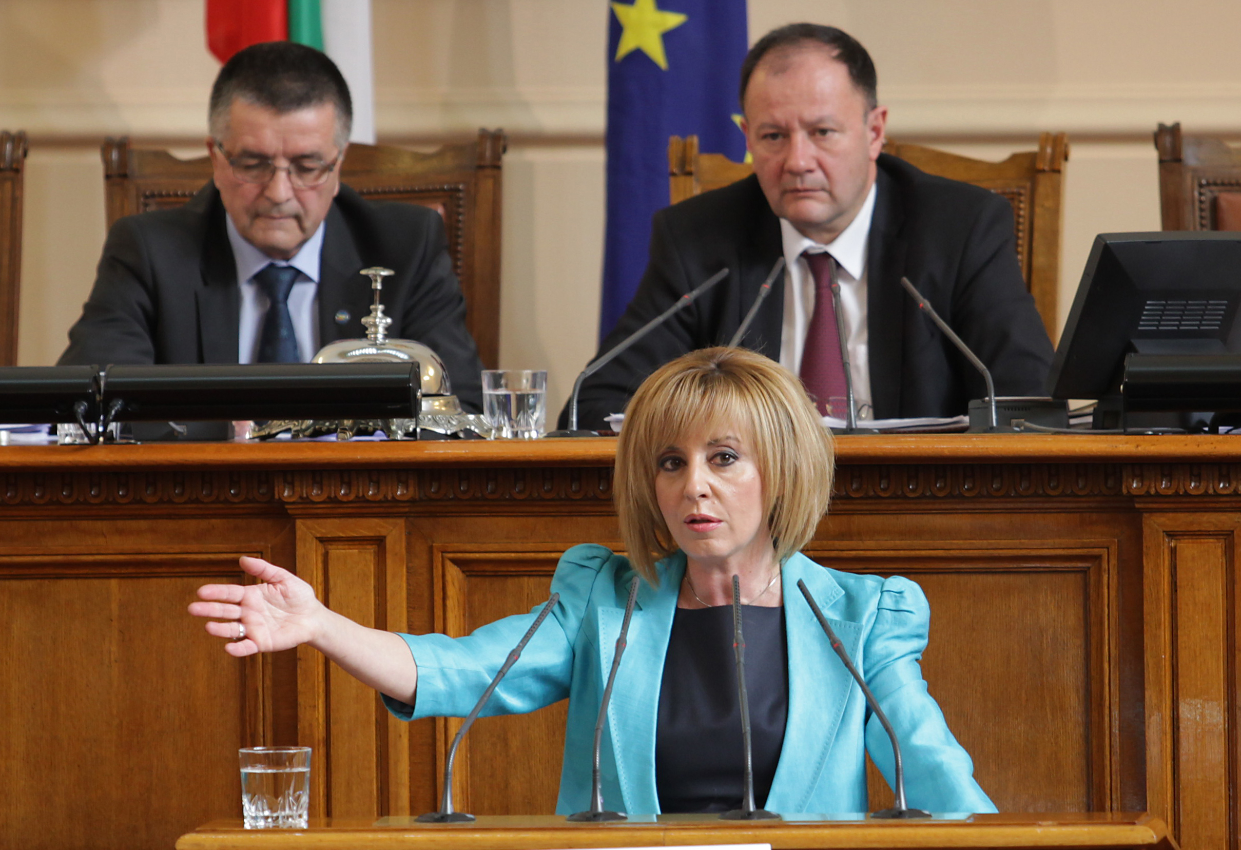 Мая Манолова е изброила 10 грешки в законопроекта