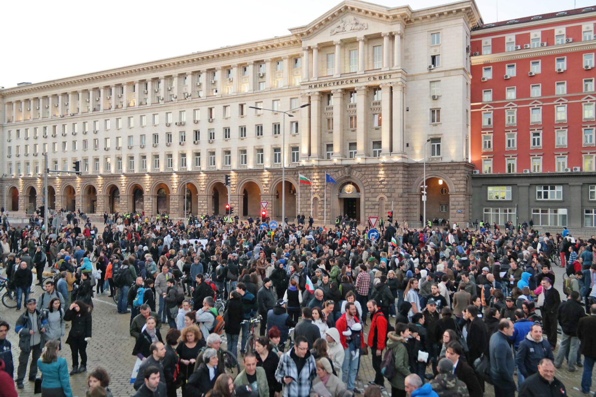 Стотици хора защитиха с протест ”Карадере” (снимки)