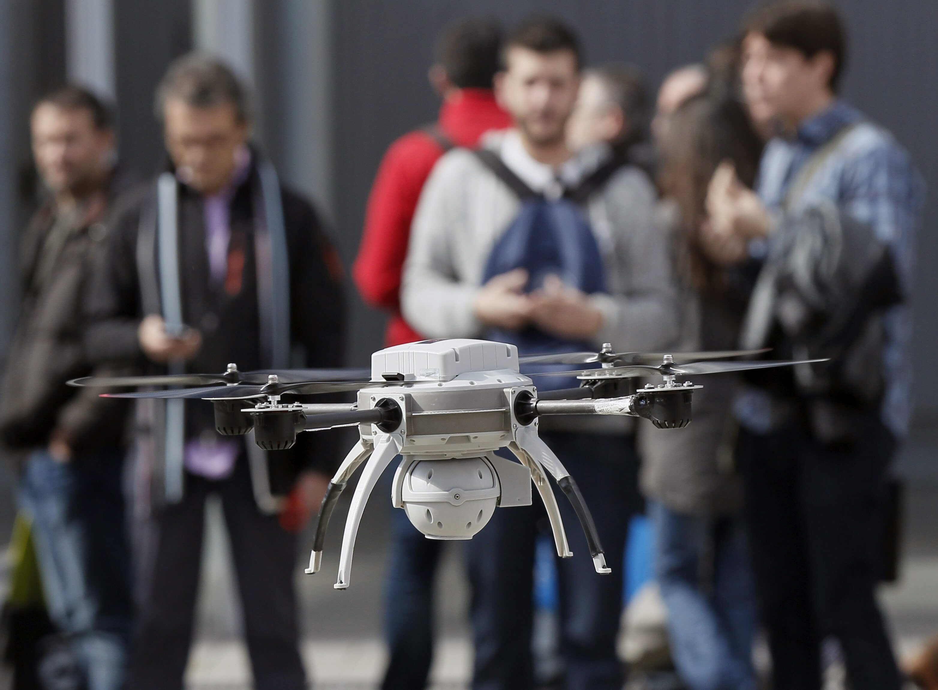 Журналисти от Ал Джазира пуснали дроновете над Париж